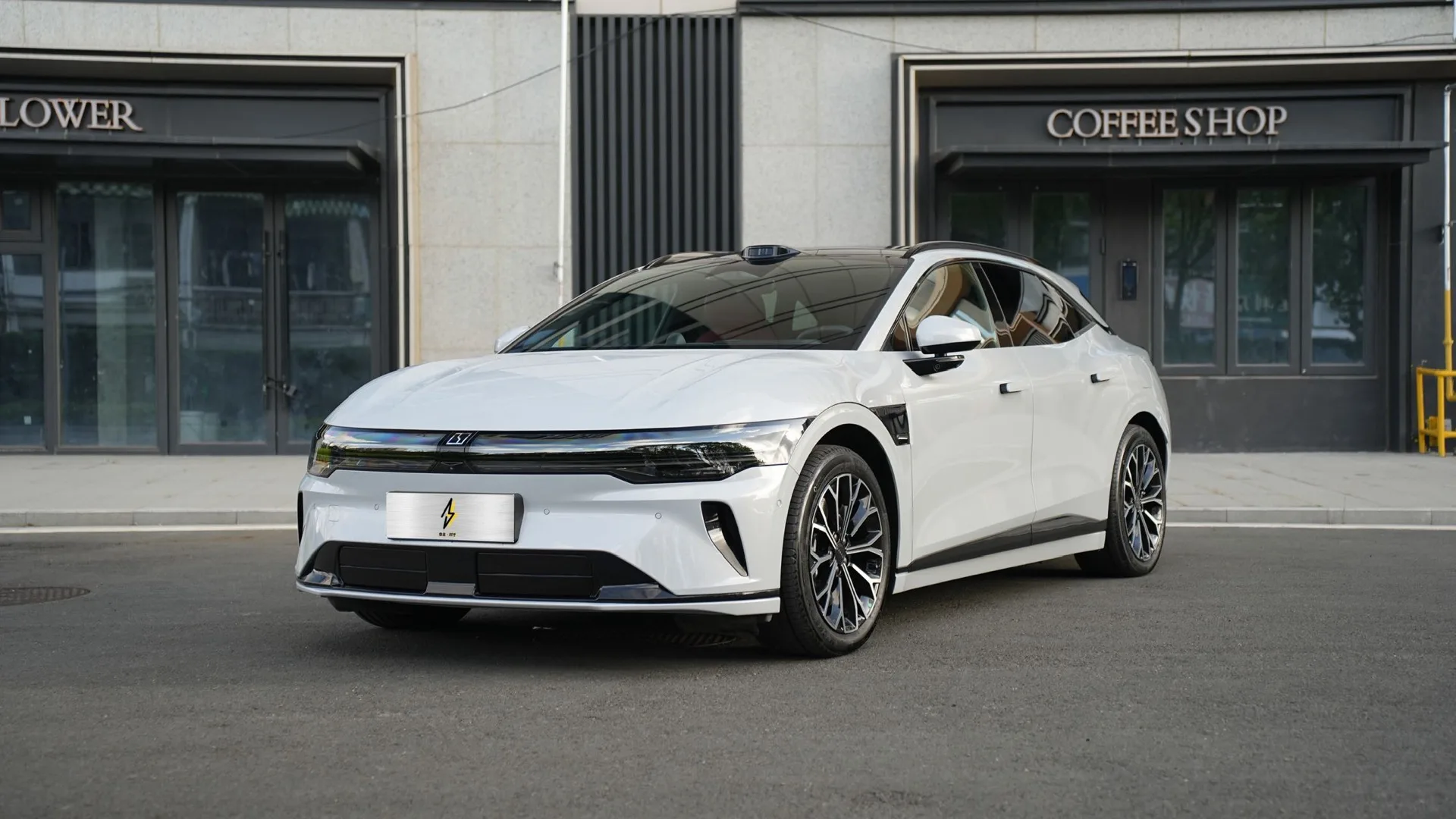 Zeekr 2025 Zeekr 007 GT Rear-Wheel Drive Intelligent Driving Edition 75kWh Automatic Transmission