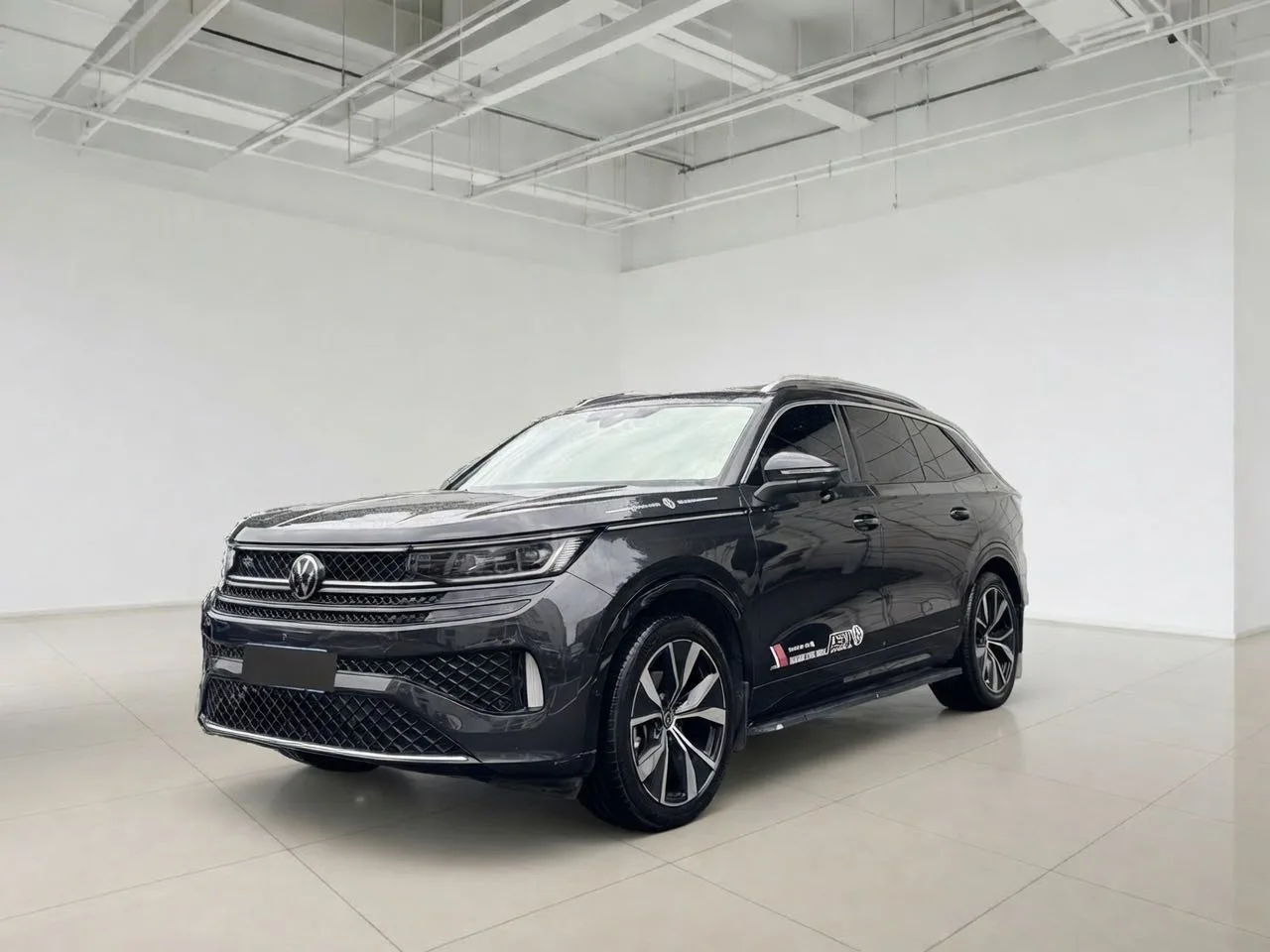 Volkswagen 2023 Range Rover R-Line 2.0TSI 380TSI 4WD Touring Edition Automatic
