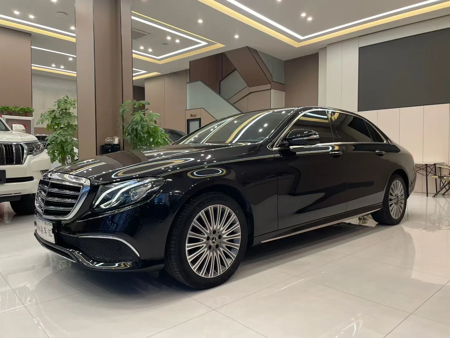 2019 Mercedes-Benz E-Class E 300 L Sport & Style