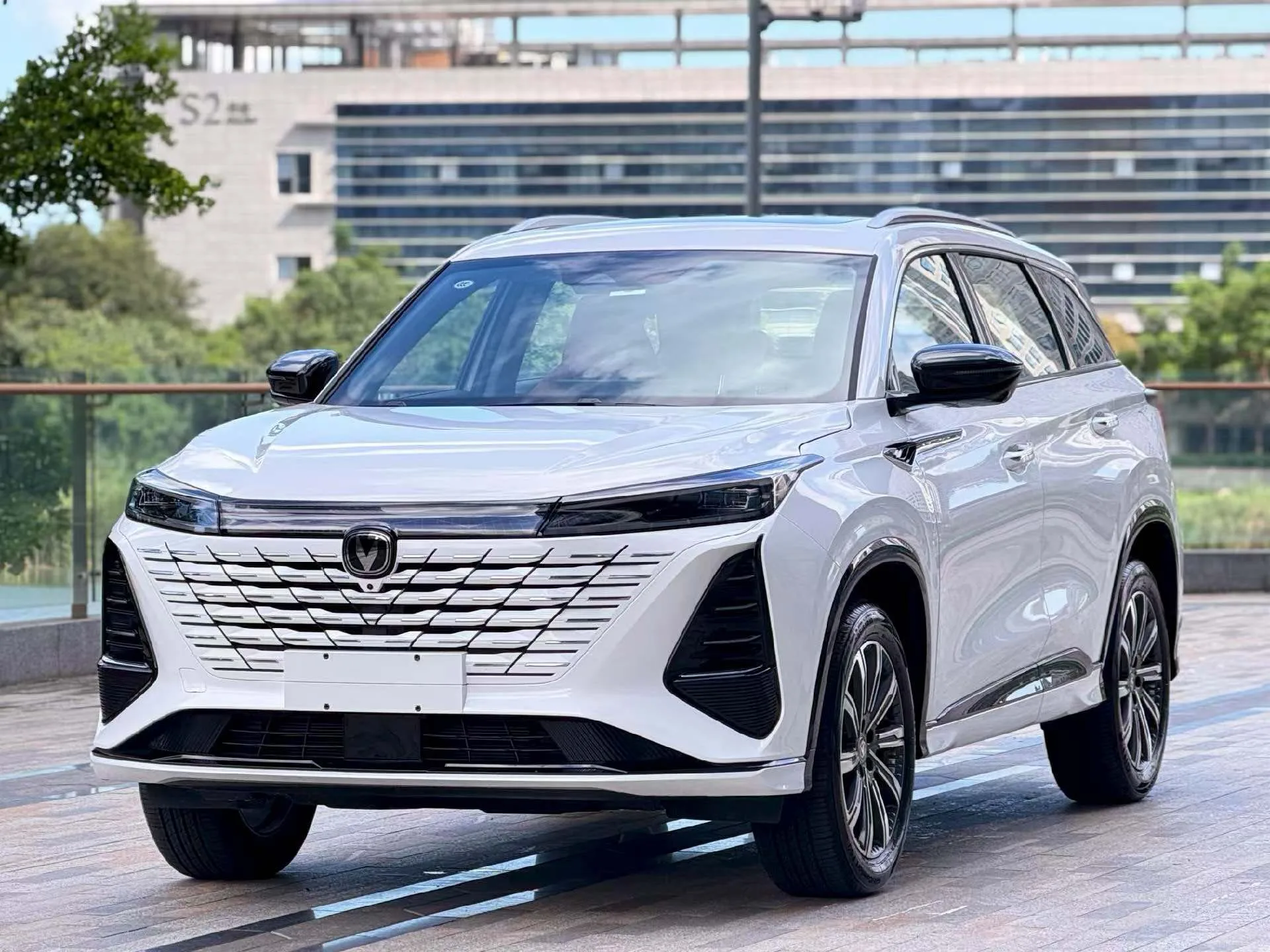 Changan 2026 CS75 PLUS 1.5T Smart Champion Edition, New Blue Whale Intelligent Navigation Model, Automatic Transmission