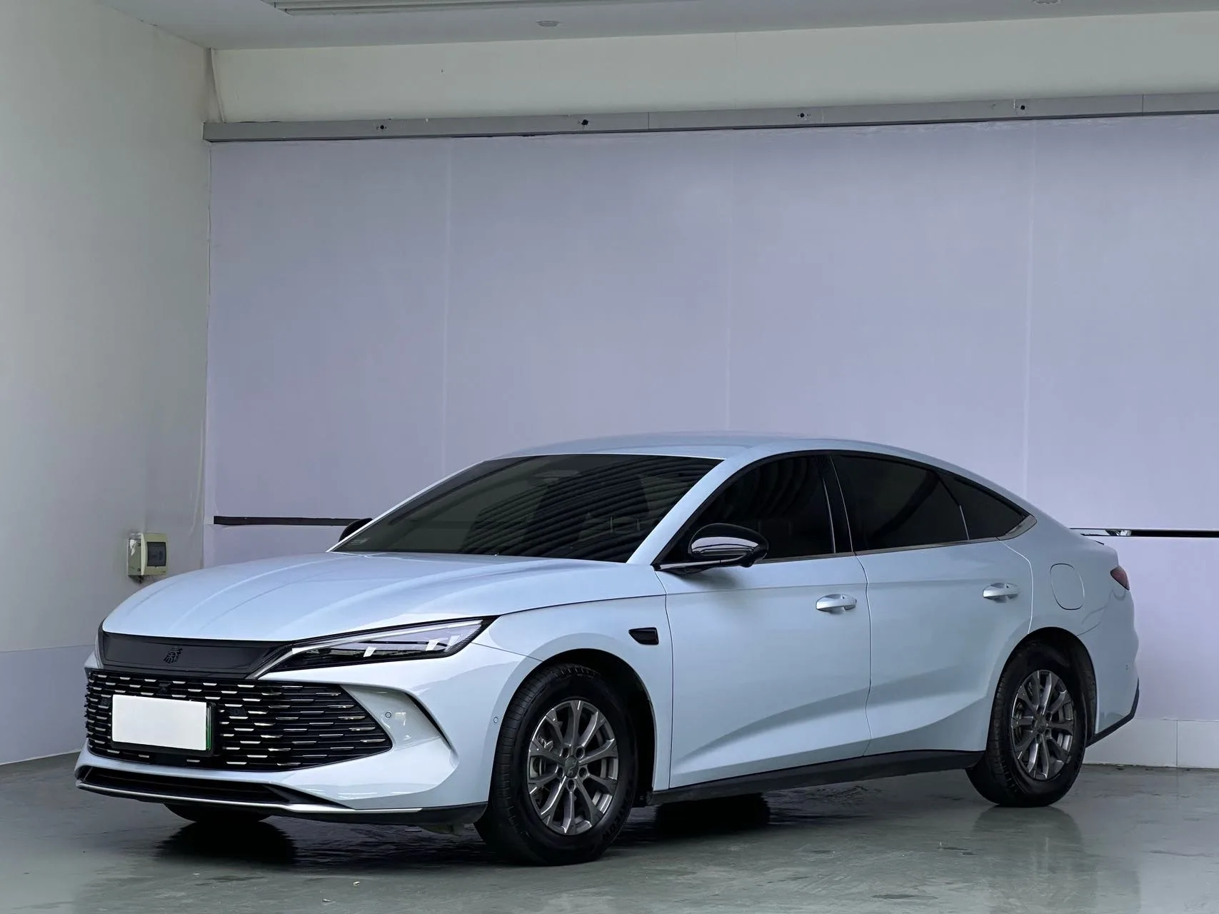 BYD 2025 Qin PLUS DM-i 1.5 CVT Intelligent Driving Edition 55KM Leading Model Automatic