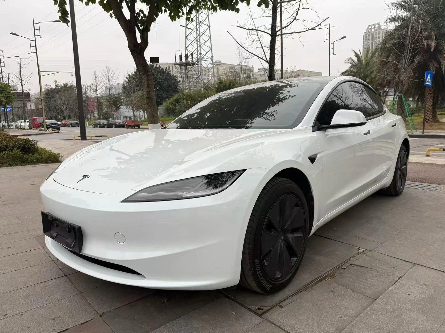 Tesla 2025 Model 3 Rear-Wheel Drive (Facelift) Automatic