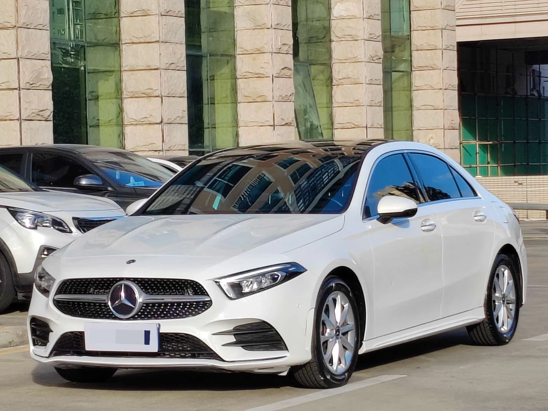 Mercedes-Benz A-Class 2022 A 200 L Sport Sedan Fashion Edition