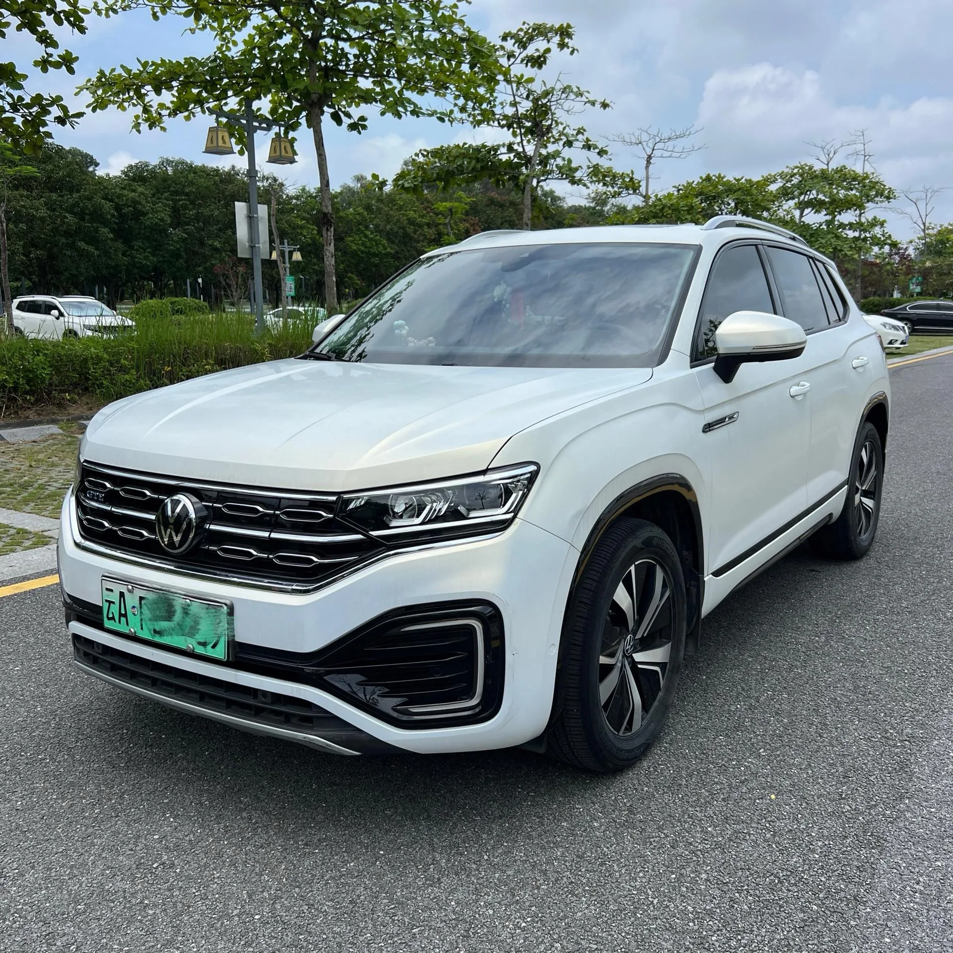 Tiguan GTE Plug-in Hybrid 2022 Model Year 1.4T Premium