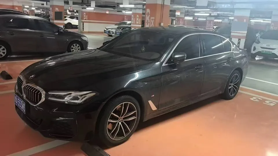 BMW 5 Series 2022 Facelift II 525Li M Sport Package