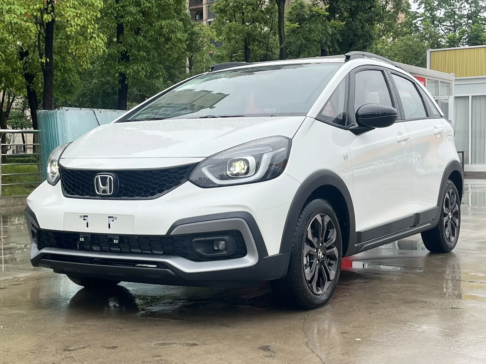 Honda 2023 LIFE 1.5 CVT CRO-S Fun Edition Automatic