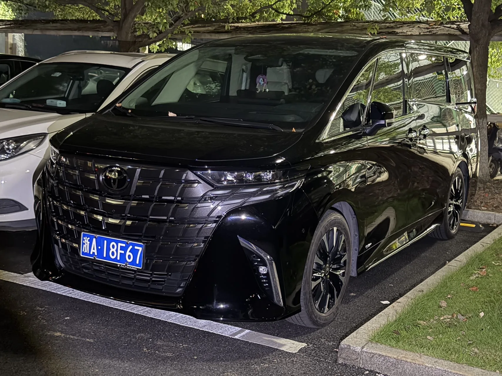 Toyota Alphard (Imported) 2024 Alphard 2.5 CVT Premium Edition Automatic Transmission