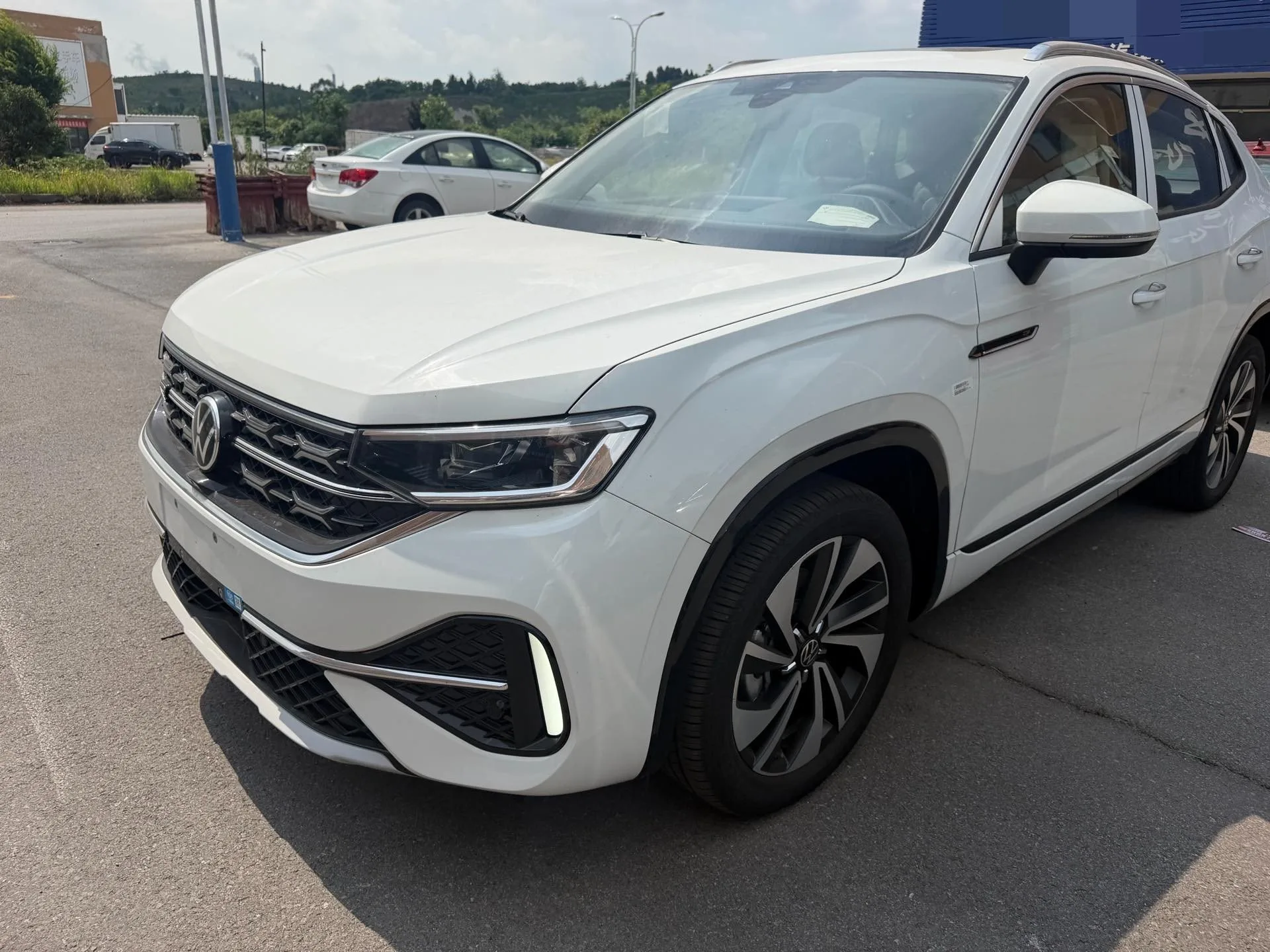 Volkswagen 2024 Tiguan X 2.0TSI 330TSI FWD Premium High-Performance Edition, Automatic Transmission