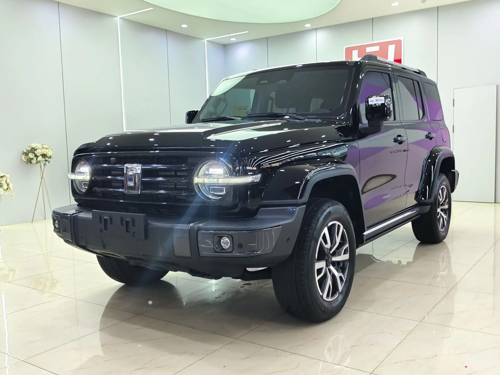 The 2021 Tank 300 City Edition 2.0T looks really stylish