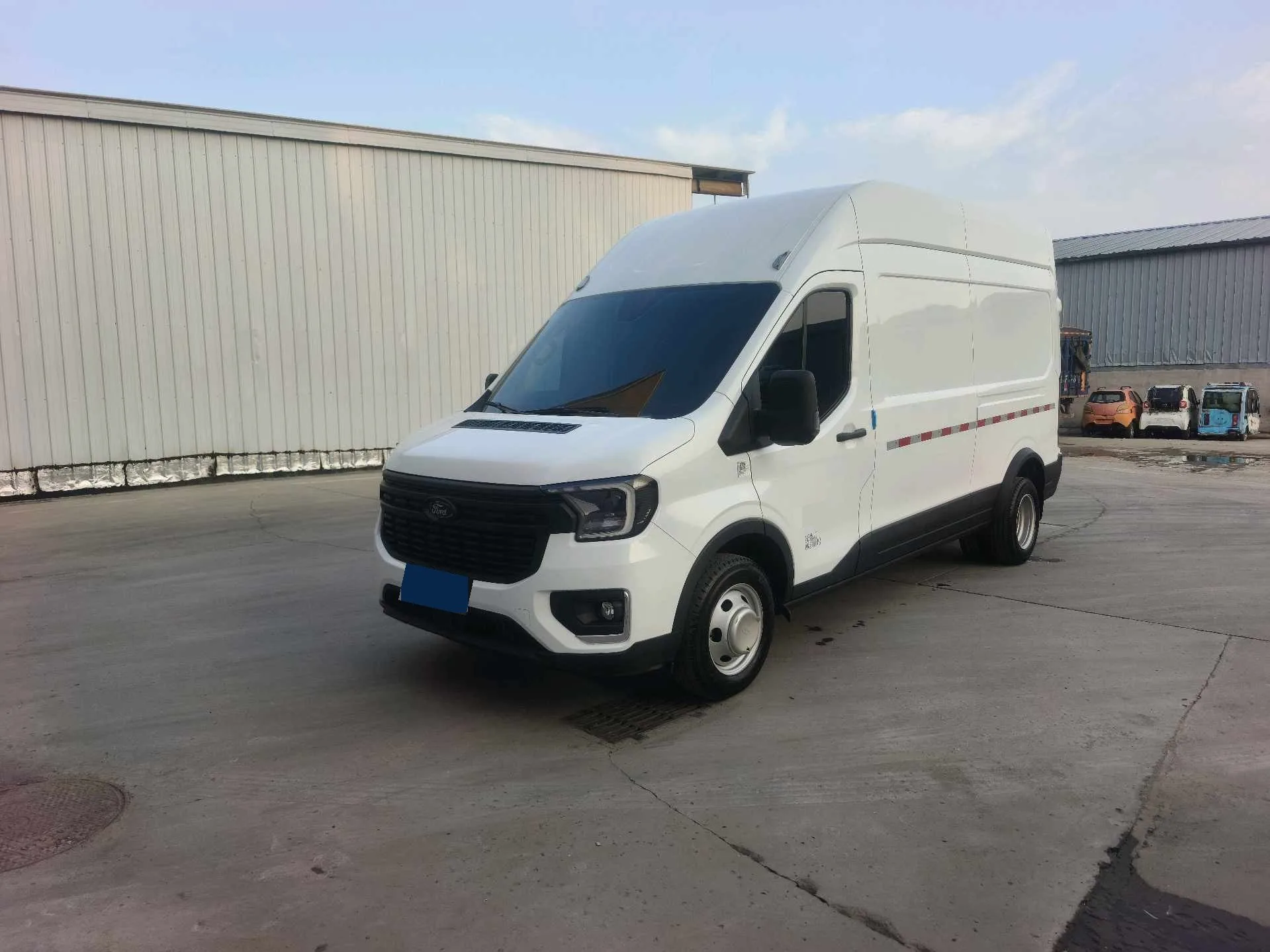 Ford 2024 Transit T8 2.0T Diesel Long Wheelbase High Roof 3-Seat Cargo Full-Equipment Edition with Dual Rear Tires, Manual Transmission