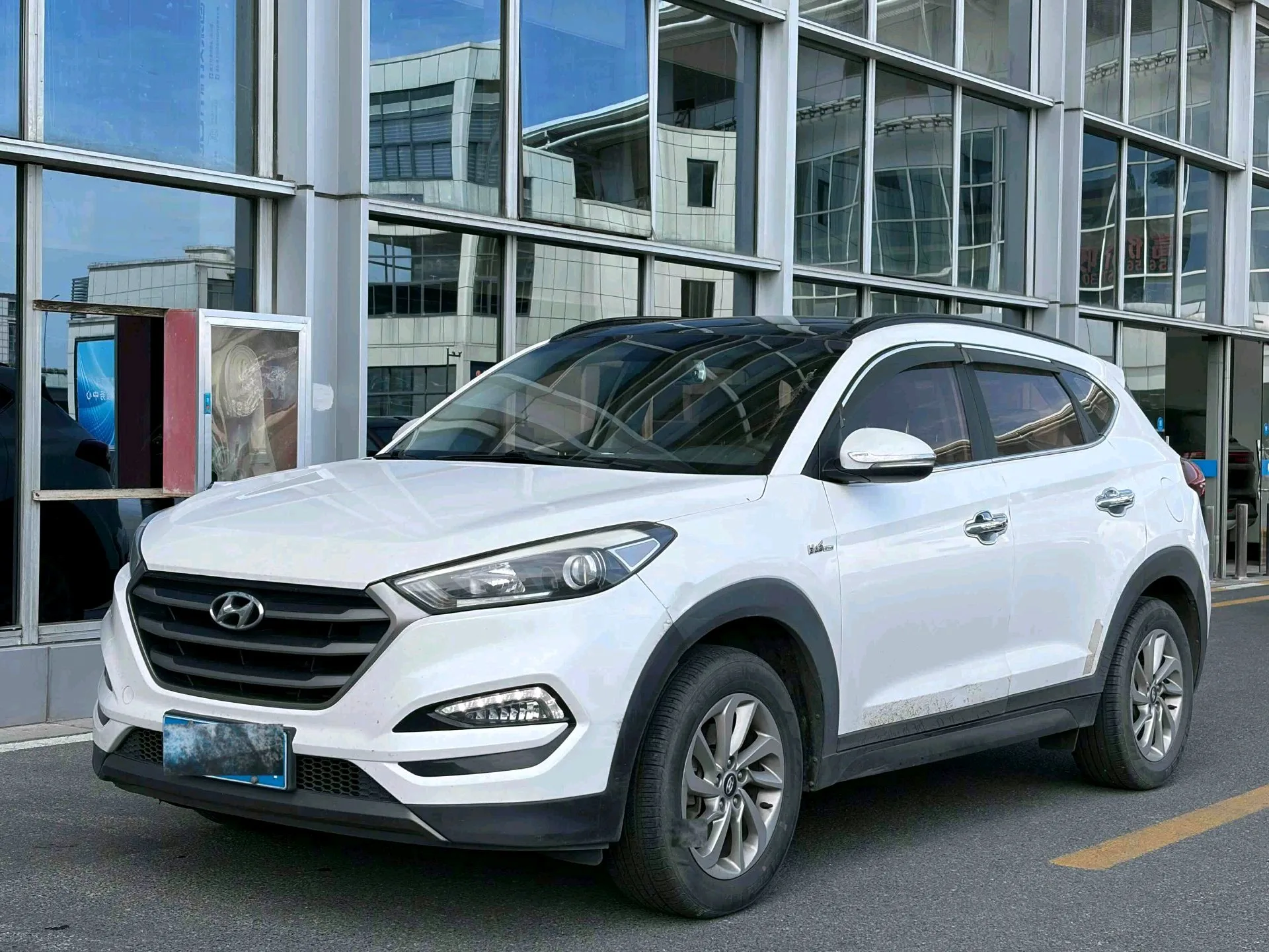 Tucson 2015 1.6T Dual-Clutch Two-Wheel Drive Intelligent Model