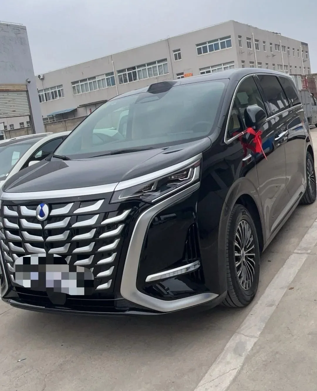 Denza 2025 Model D9 DM-i 1.5T CVT Intelligent Driving Edition 1020 AWD Premium Automatic