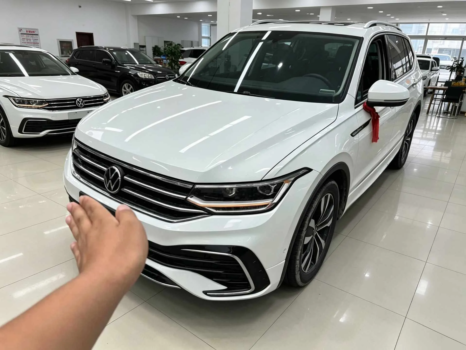 Tiguan L 2023 330TSI Automatic 2WD R-Line Premium Edition