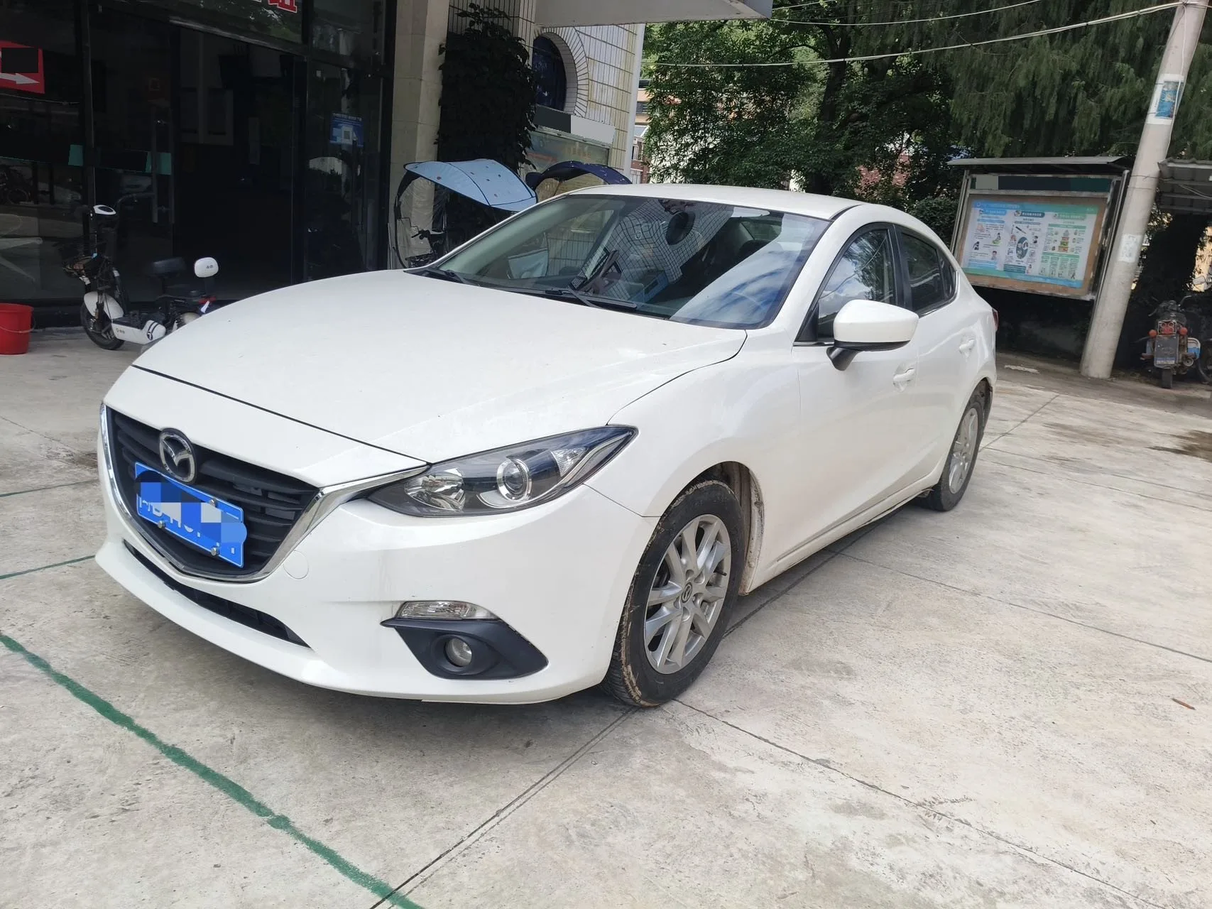 Mazda3 Axela 2014 Sedan 1.5L Automatic Comfort