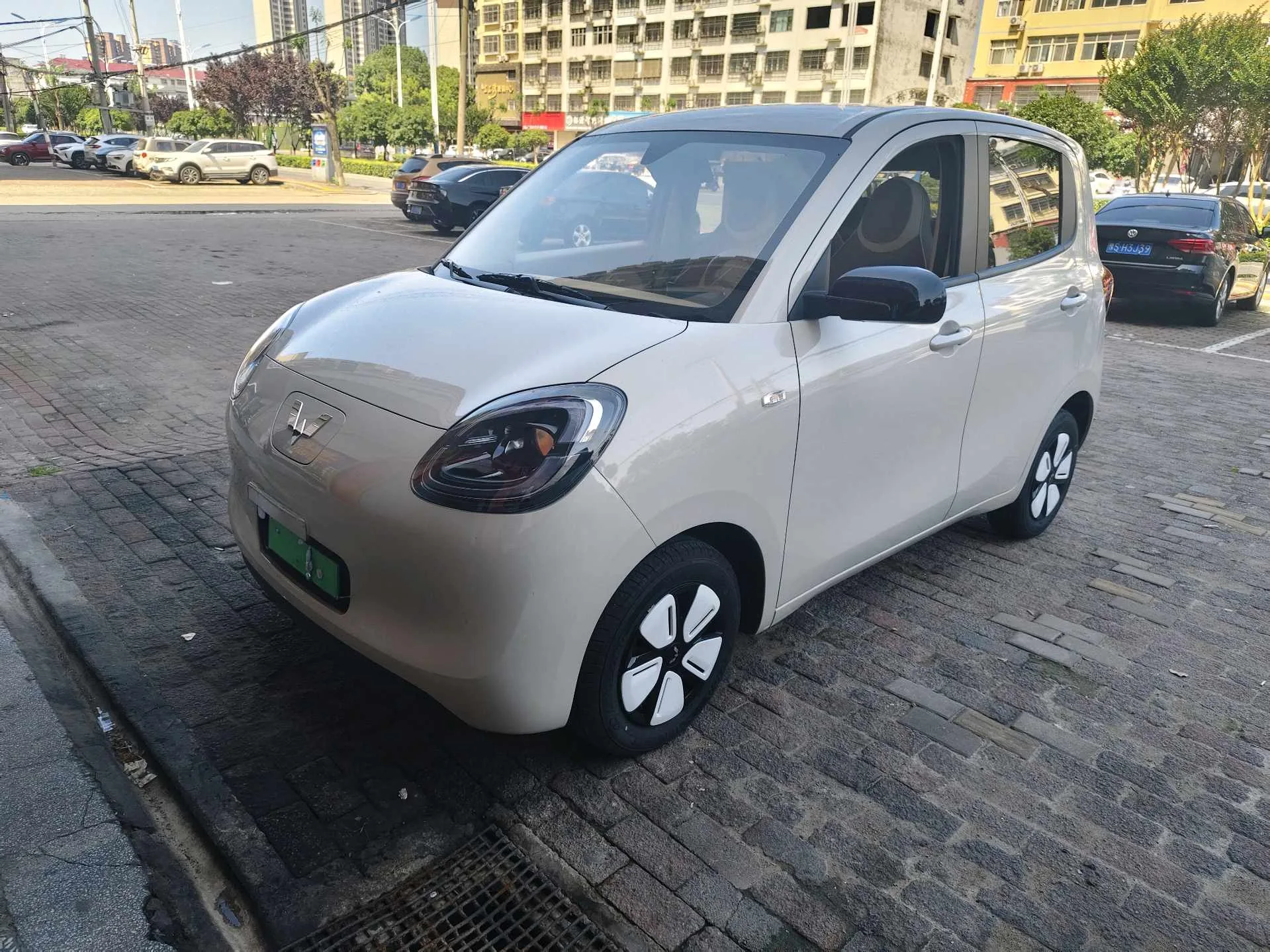 Wuling 2025 Hongguang MINI EV Four-Door Advanced Model Automatic