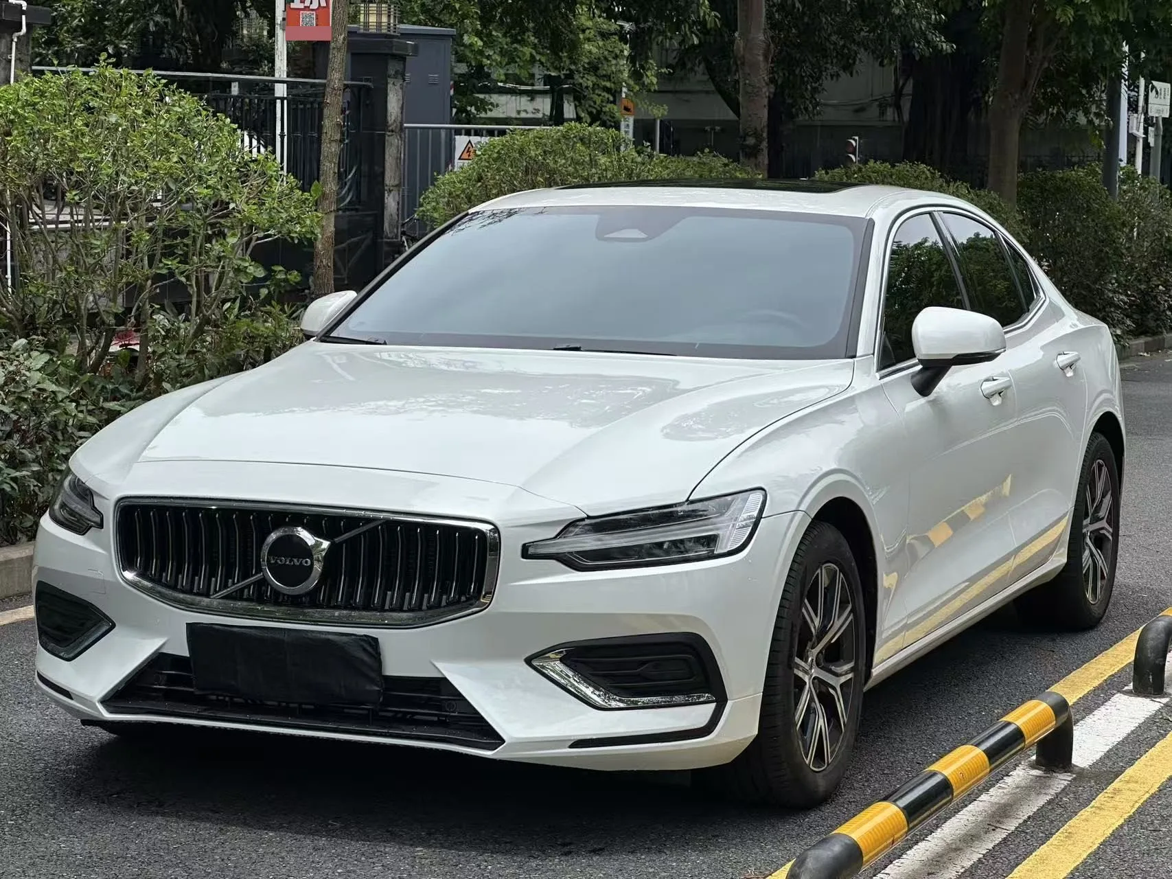 2026 Volvo S60 48V 2.0T B4 Inscription Luxury Edition Automatic