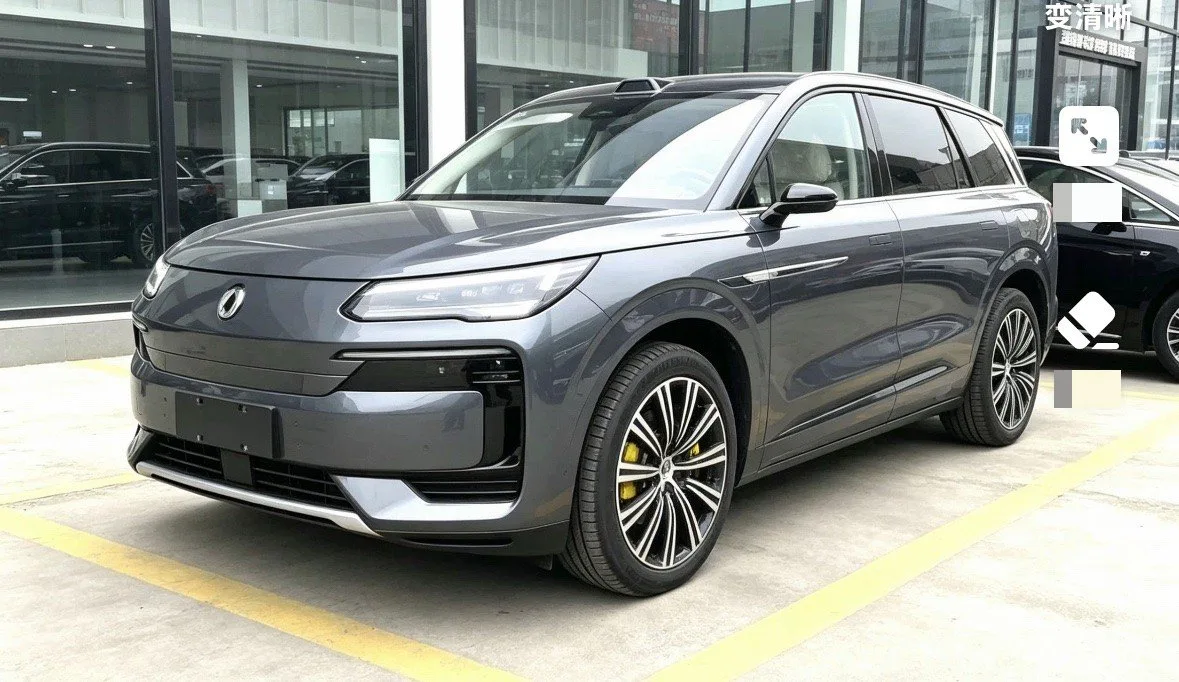 Denza 2025 Denza N9 2.0T CVT 1300 Flagship Automatic