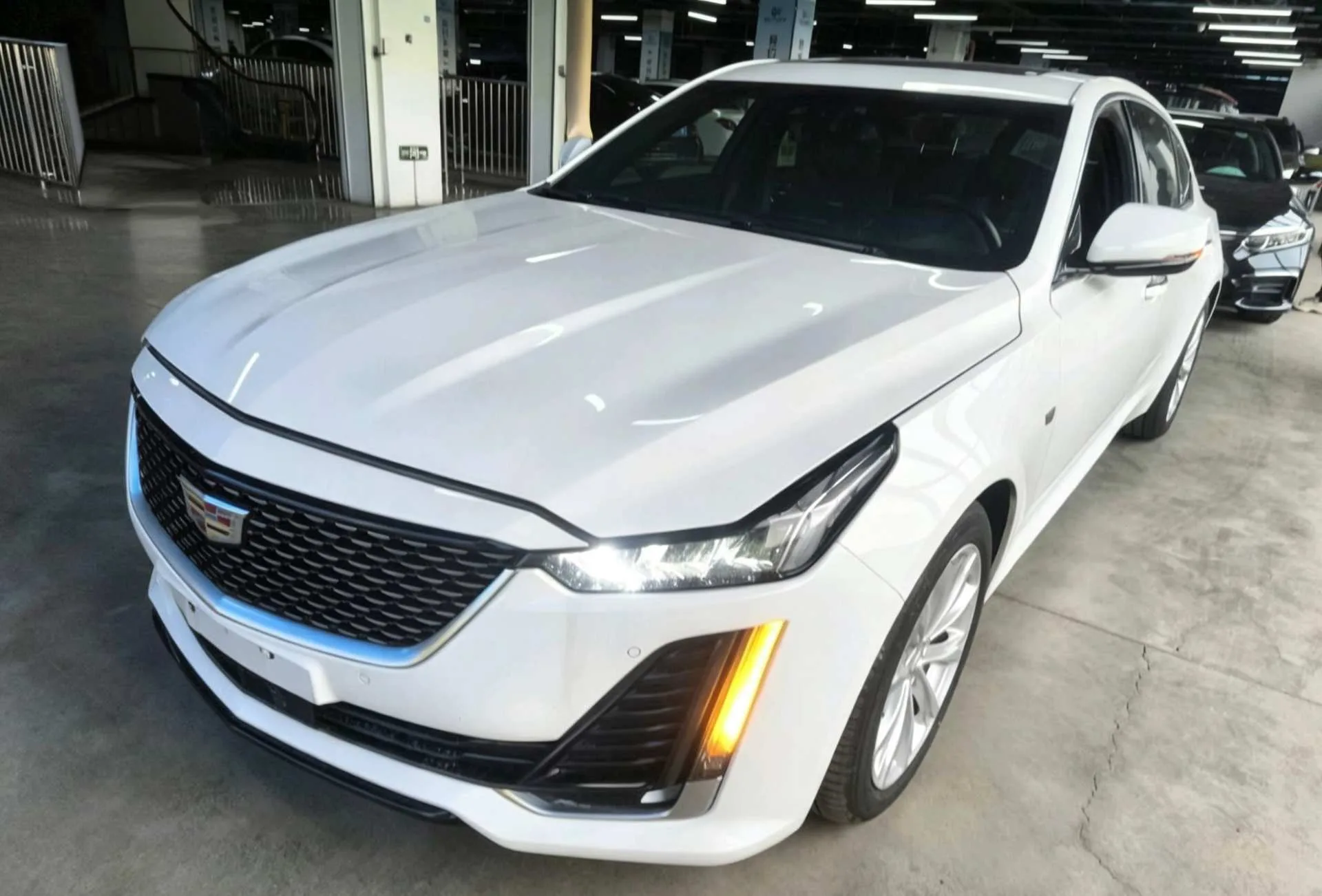 Cadillac CT5 2022 28T Luxury (Standard Edition)