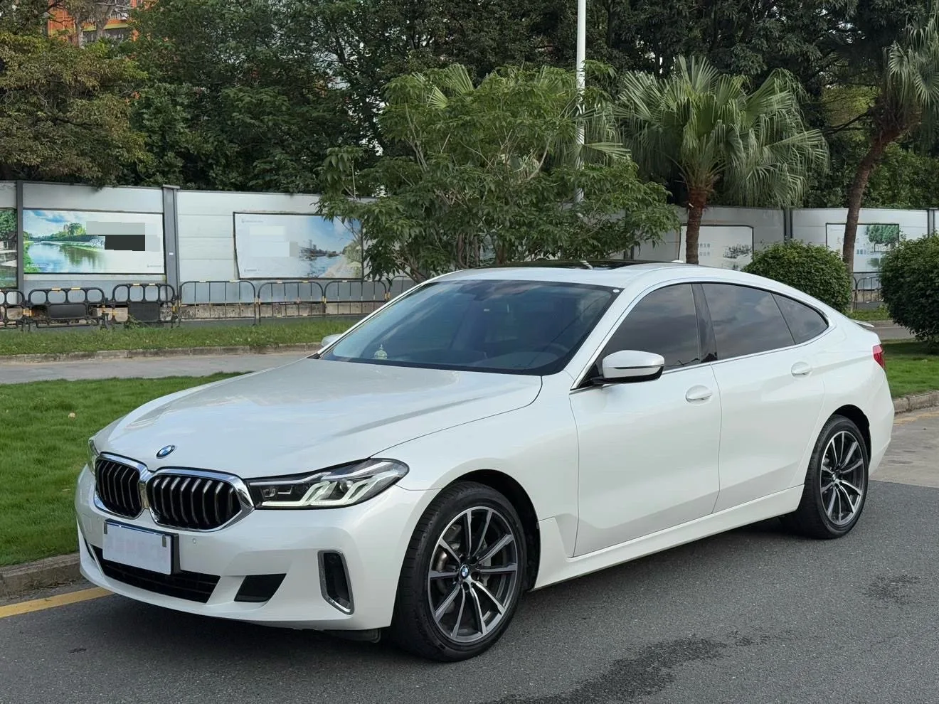 2021 BMW 6 Series GT 630i Luxury Design Package