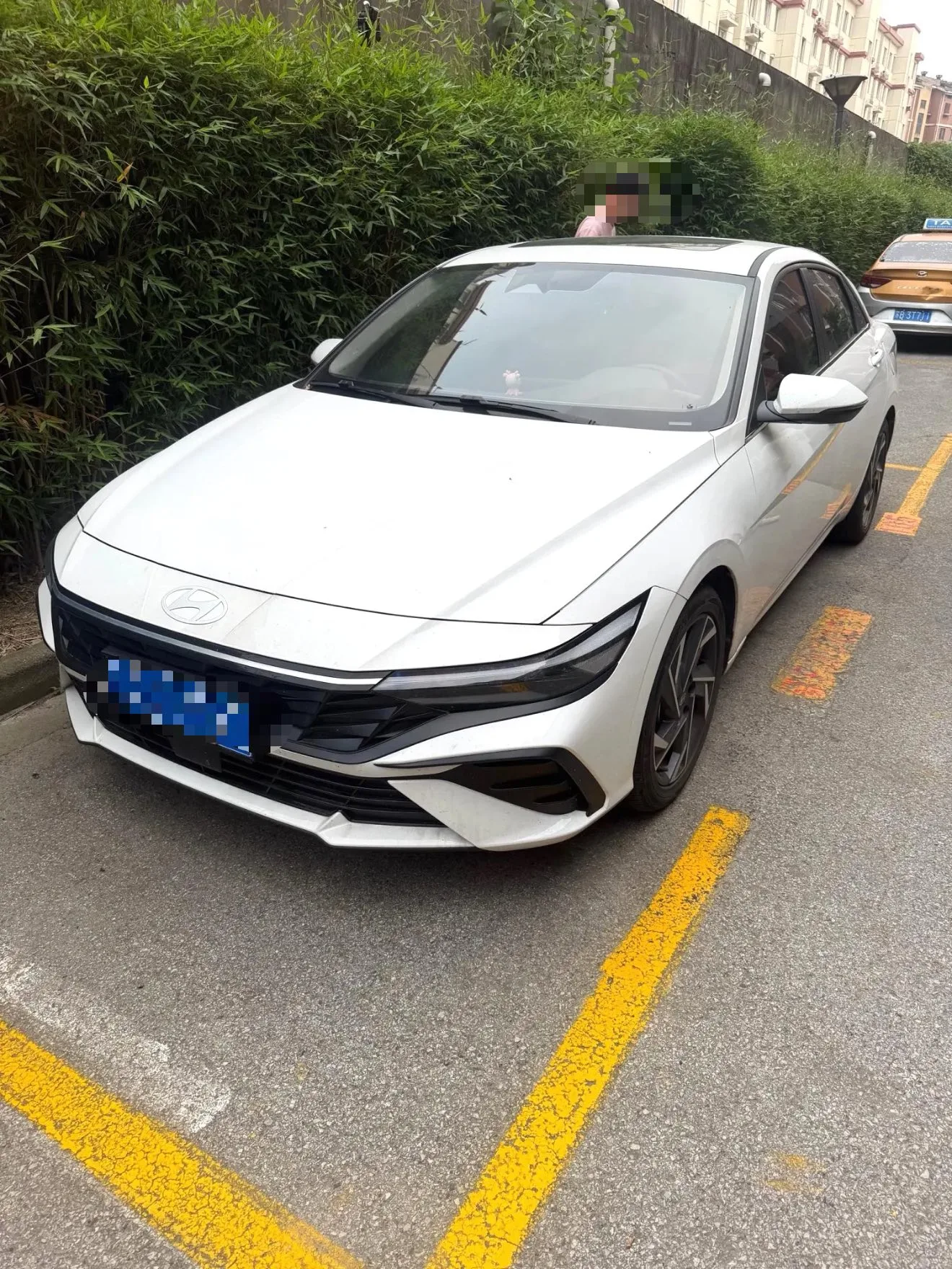 Hyundai Elantra 2023 1.5L CVT LUX Premium Edition