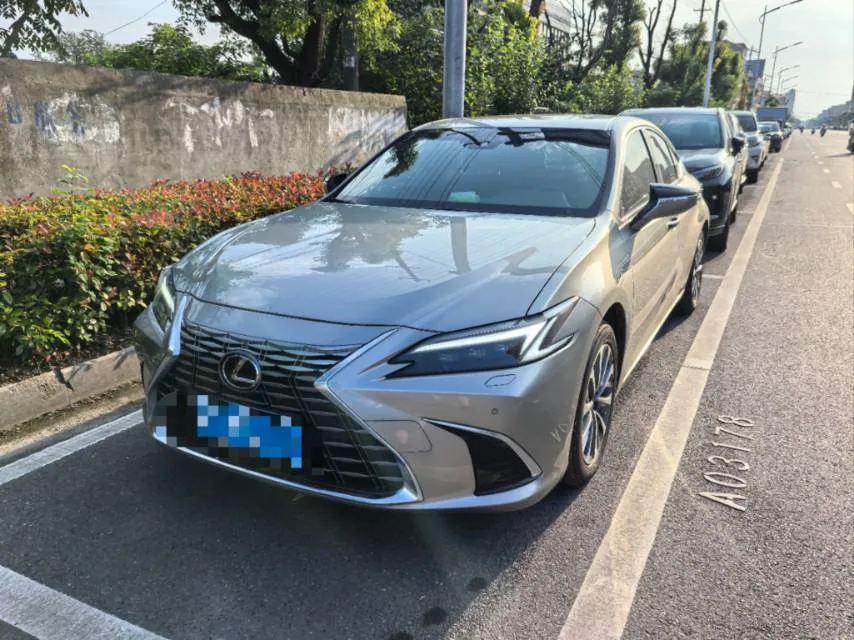Lexus ES (Imported) 2025 ES300h 2.5 CVT Premium Edition Automatic