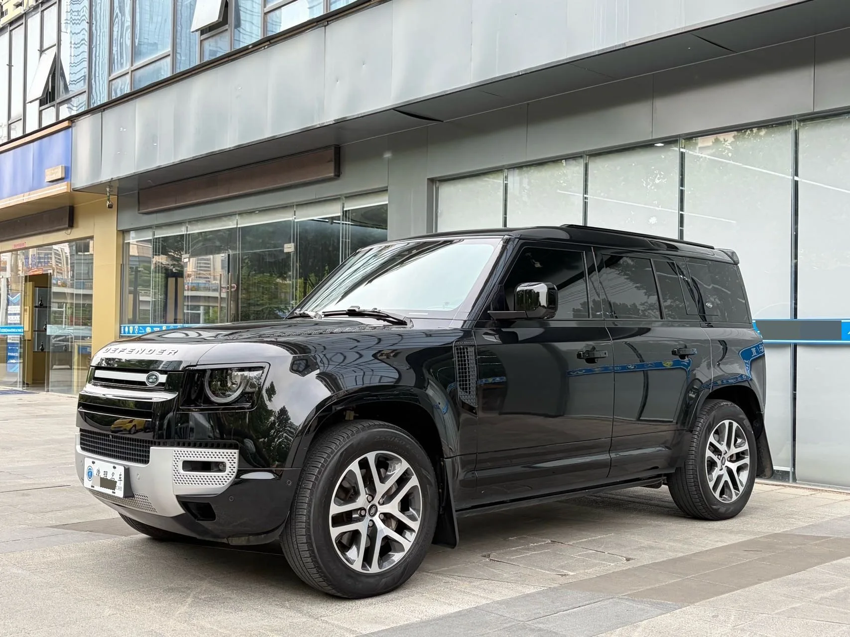 2024 Land Rover Defender 110 3.0T P400 XS