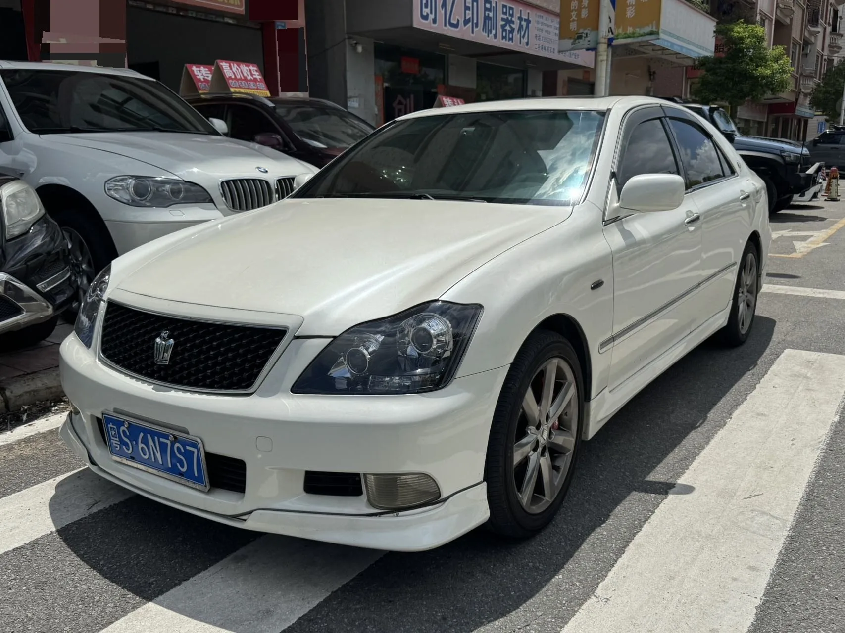 Crown 2005 Model Year 3.0L Royal