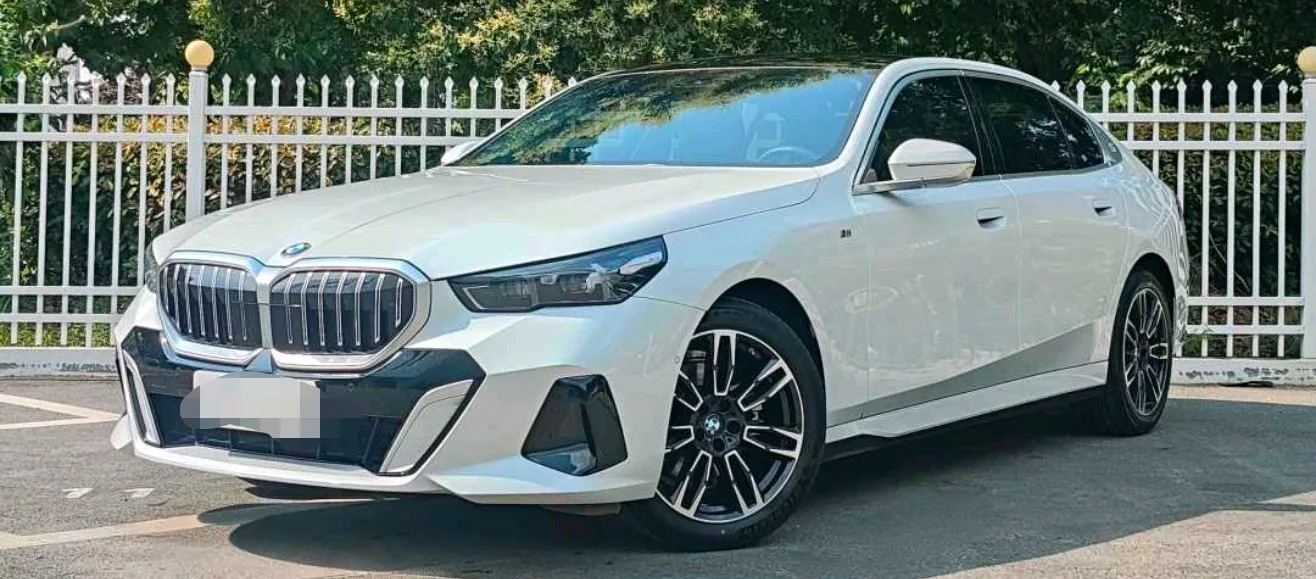 2024 BMW 5 Series 525Li 2.0T M Sport Package Automatic
