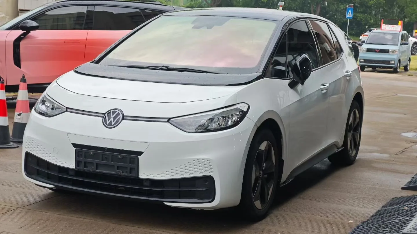 Volkswagen ID.3 Smart Edition (2025) Automatic