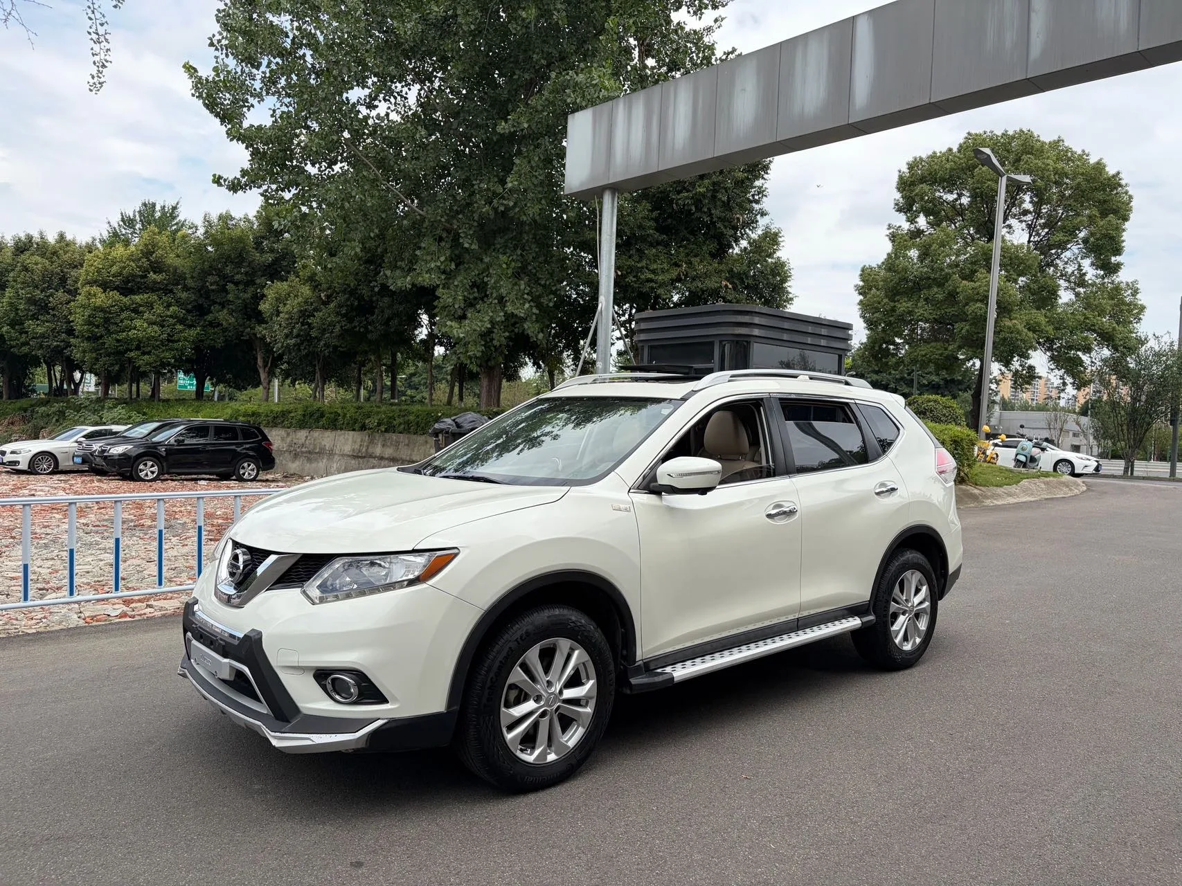 Nissan X-Trail 2015 2.0L CVT Comfort MAX Edition 2WD