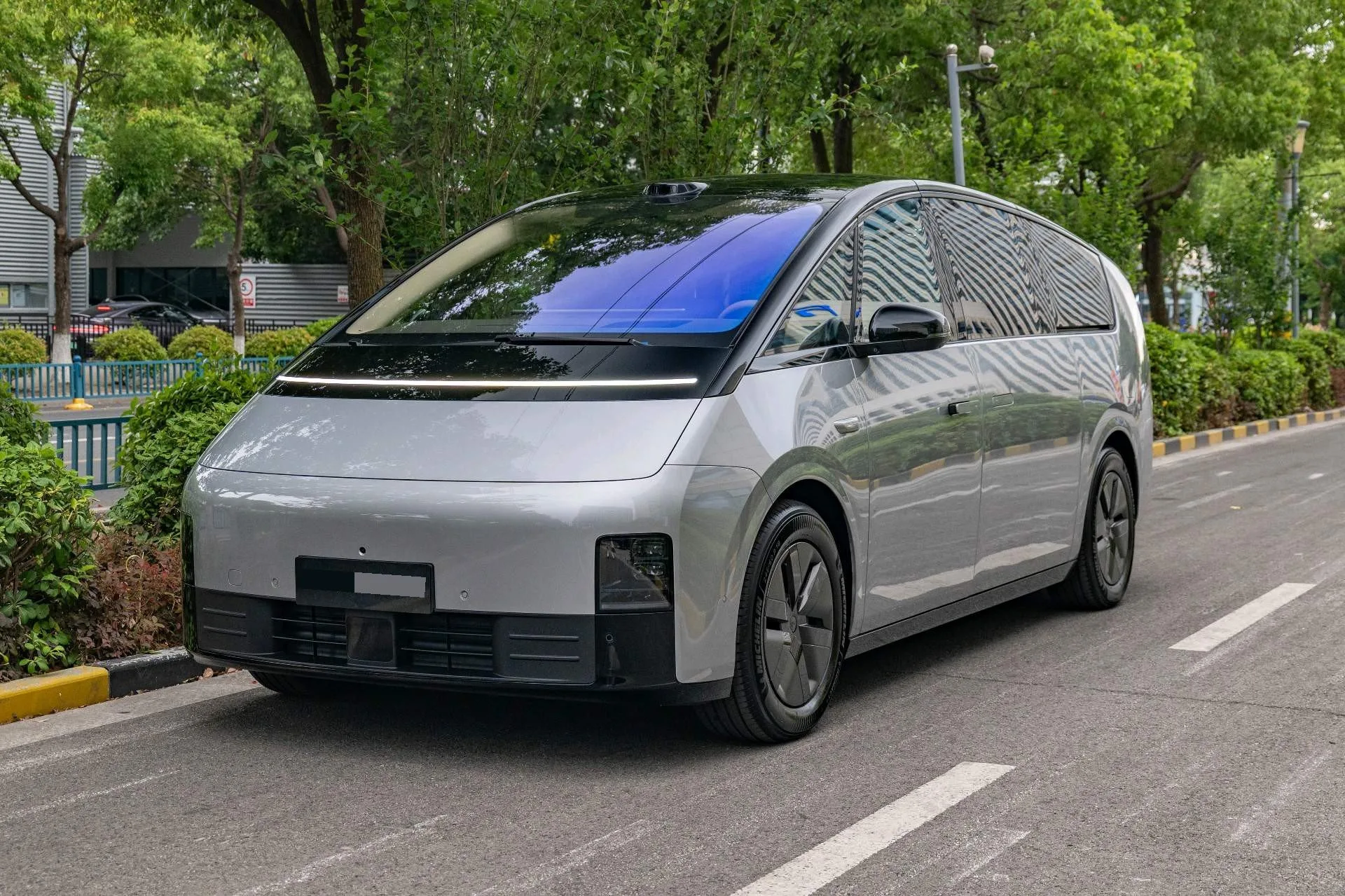 Li Auto 2025 MEGA Ultra Intelligent Renewal Edition Automatic Transmission