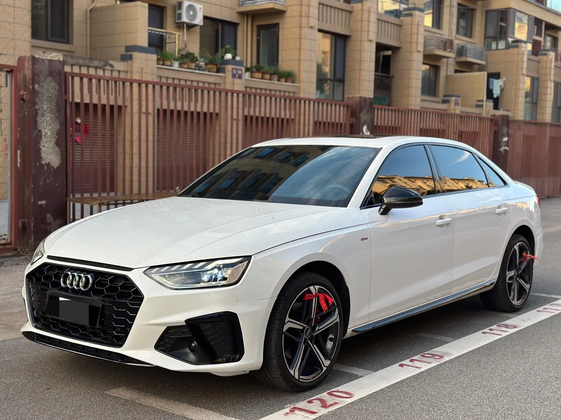Audi 2024 A4L 2.0TFSI 40TFSI Fashion Dynamic Automatic