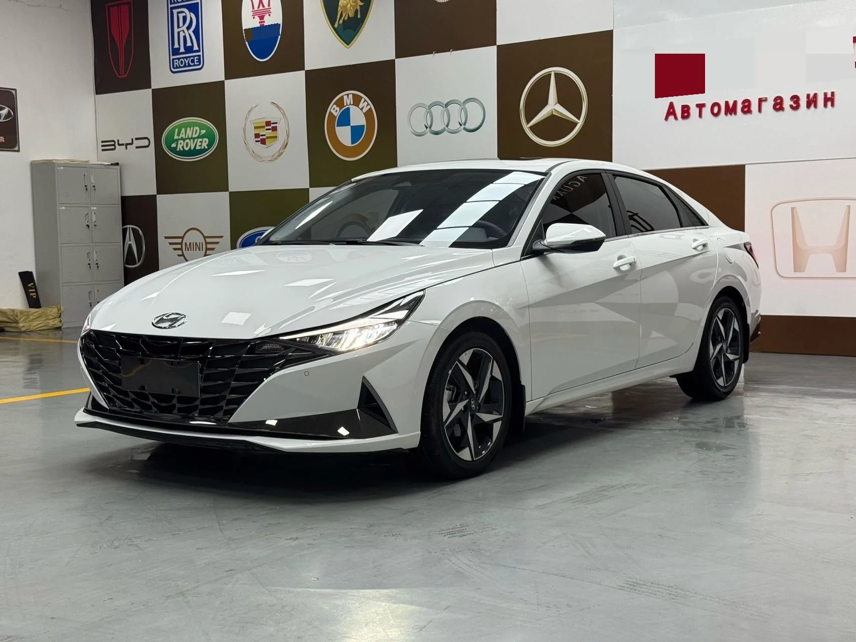 Hyundai Elantra 2022 1.5L CVT LUX Premium Edition
