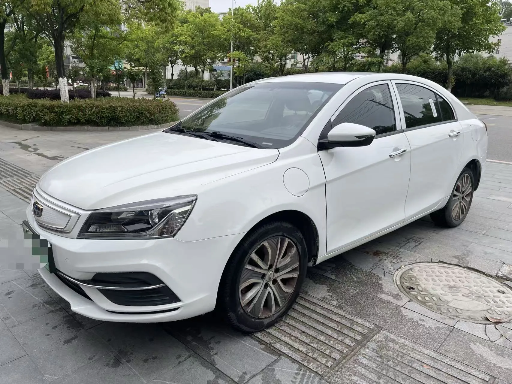 Geely Emgrand EV450 Progressive (2018 Model)