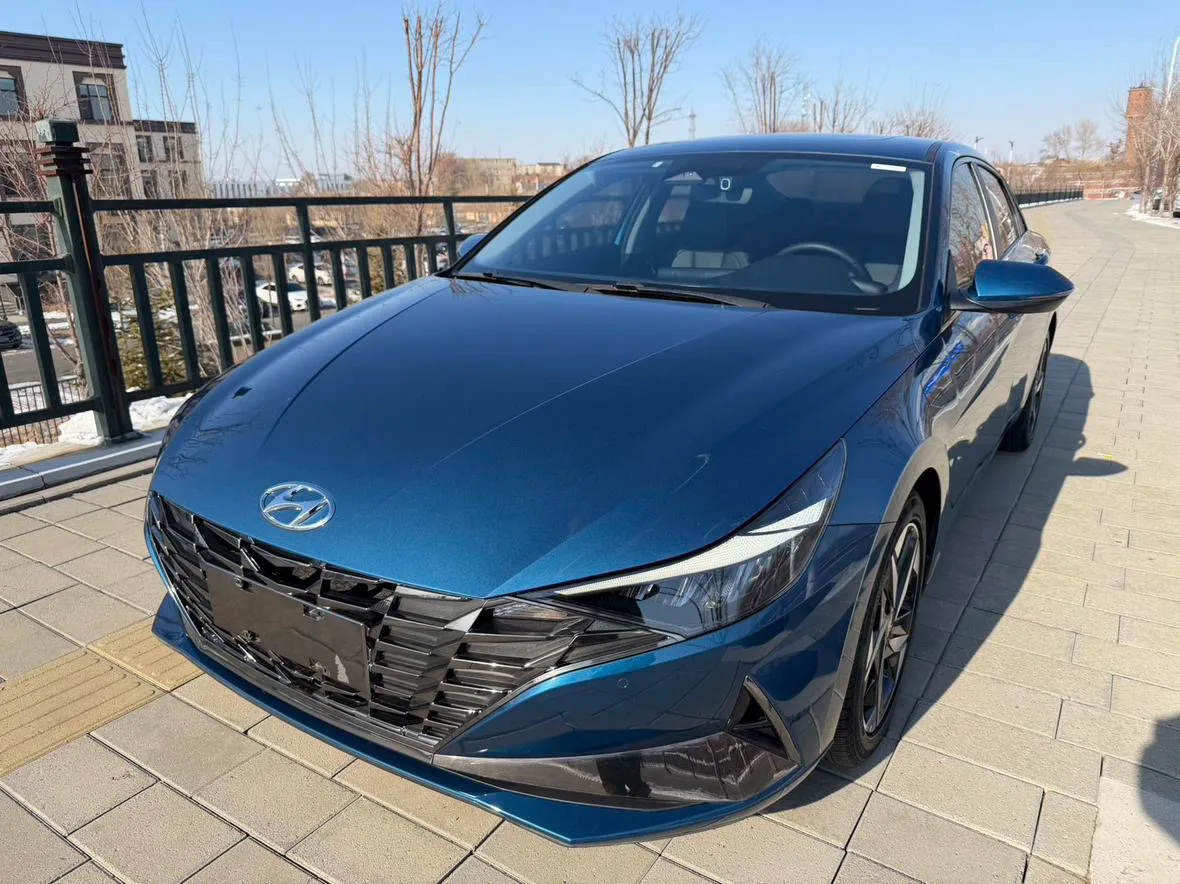 Hyundai Elantra 2022 1.5L CVT LUX Premium Edition