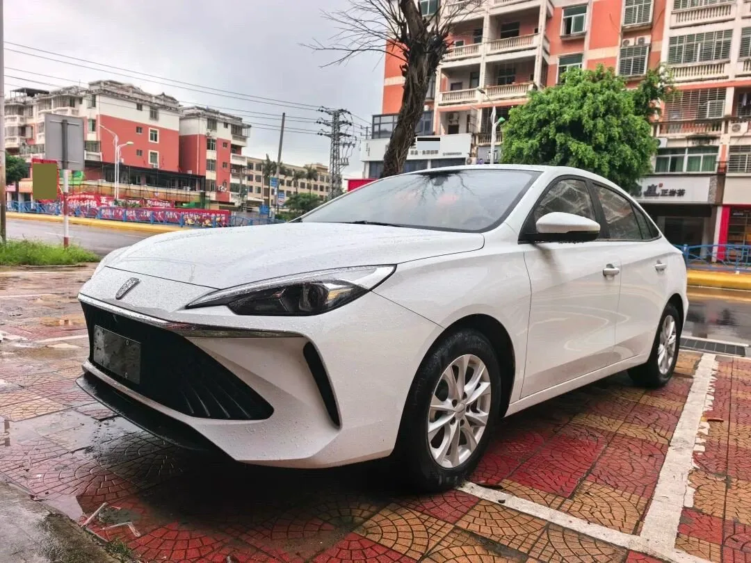 Roewe 2023 i5 1.5 Superior Edition, Manual Transmission