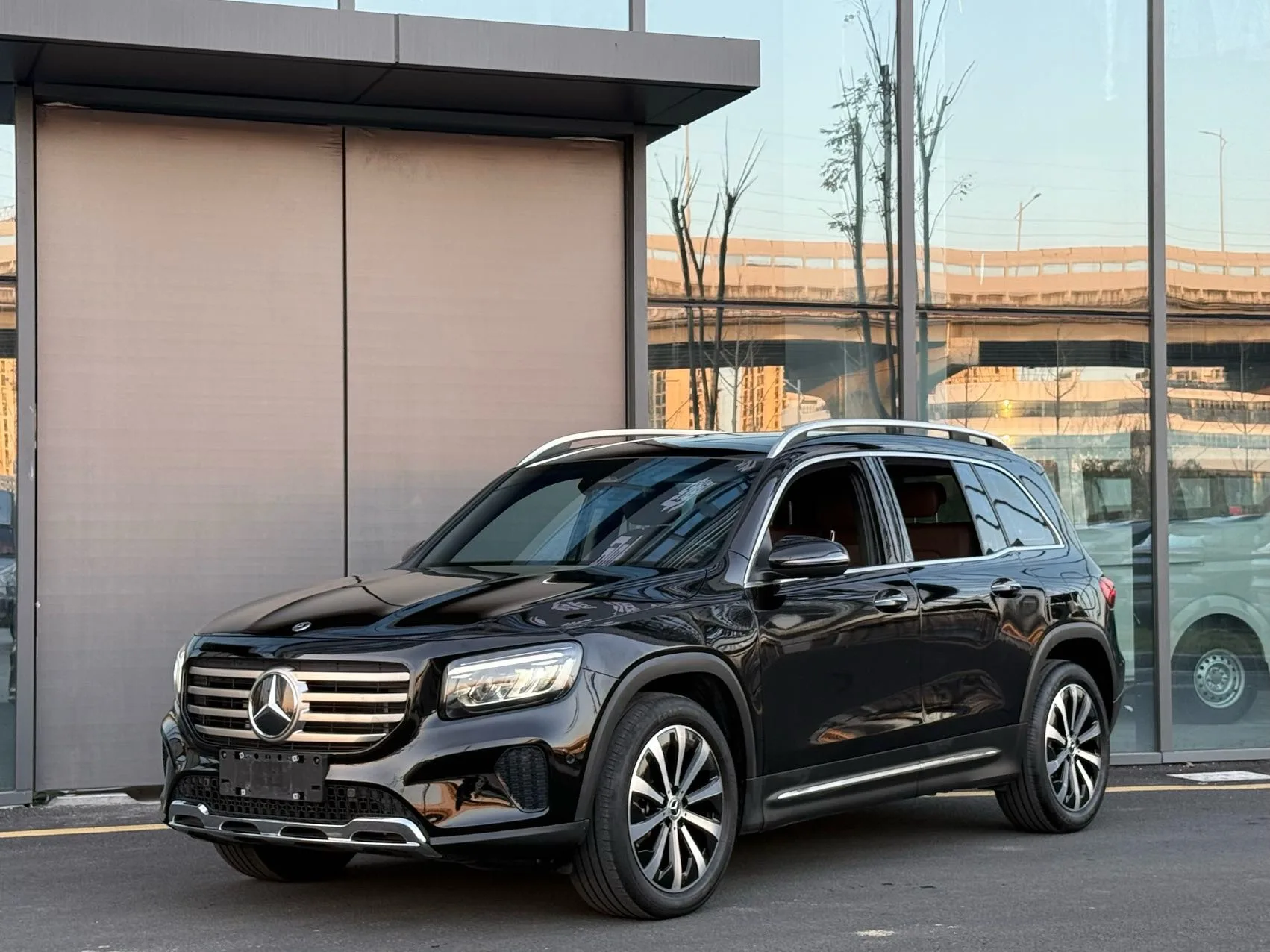 Mercedes-Benz 2024 GLB 220 48V 2.0T Style Automatic