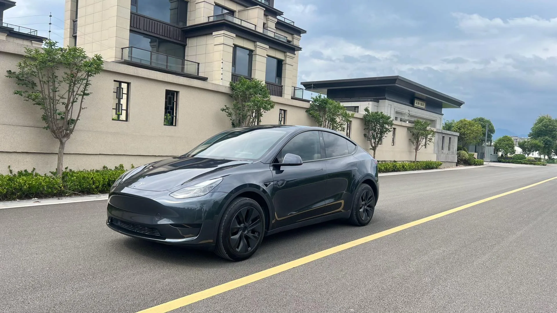 Model Y 2024 Rear-Wheel Drive