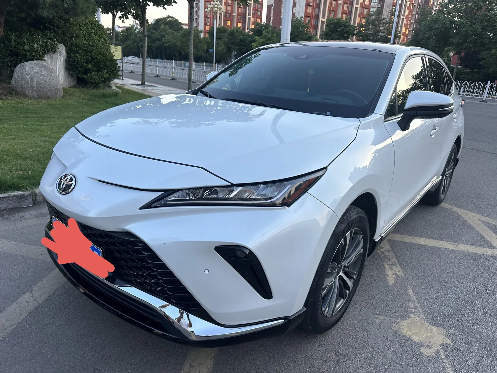 Toyota Venza 2023 2.0L CVT 2WD Luxury Automatic