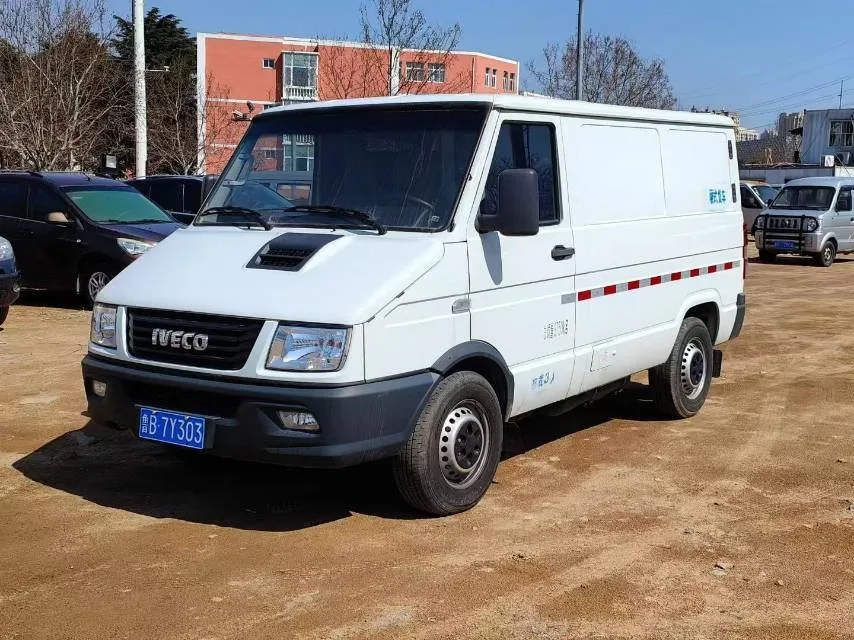 Iveco 2021 Deyi 2.8T V35 VAN Cargo Van, 3-Seater, Short Wheelbase, Low Roof, Dual Tires, Manual Doors, Manual Transmission