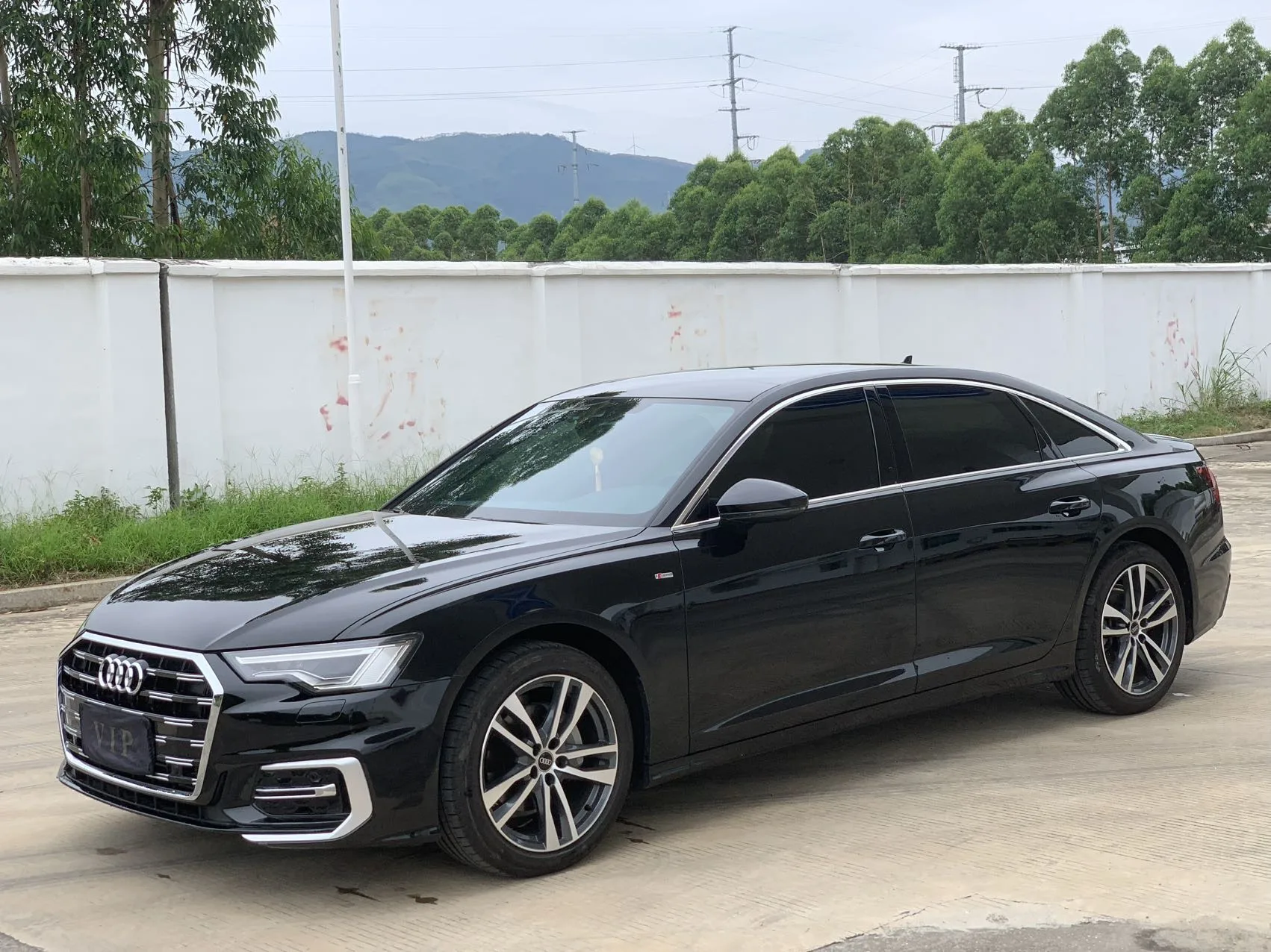 2025 Audi A6L 2.0 TFSI 40 TFSI Luxury Sport Edition, Automatic Transmission
