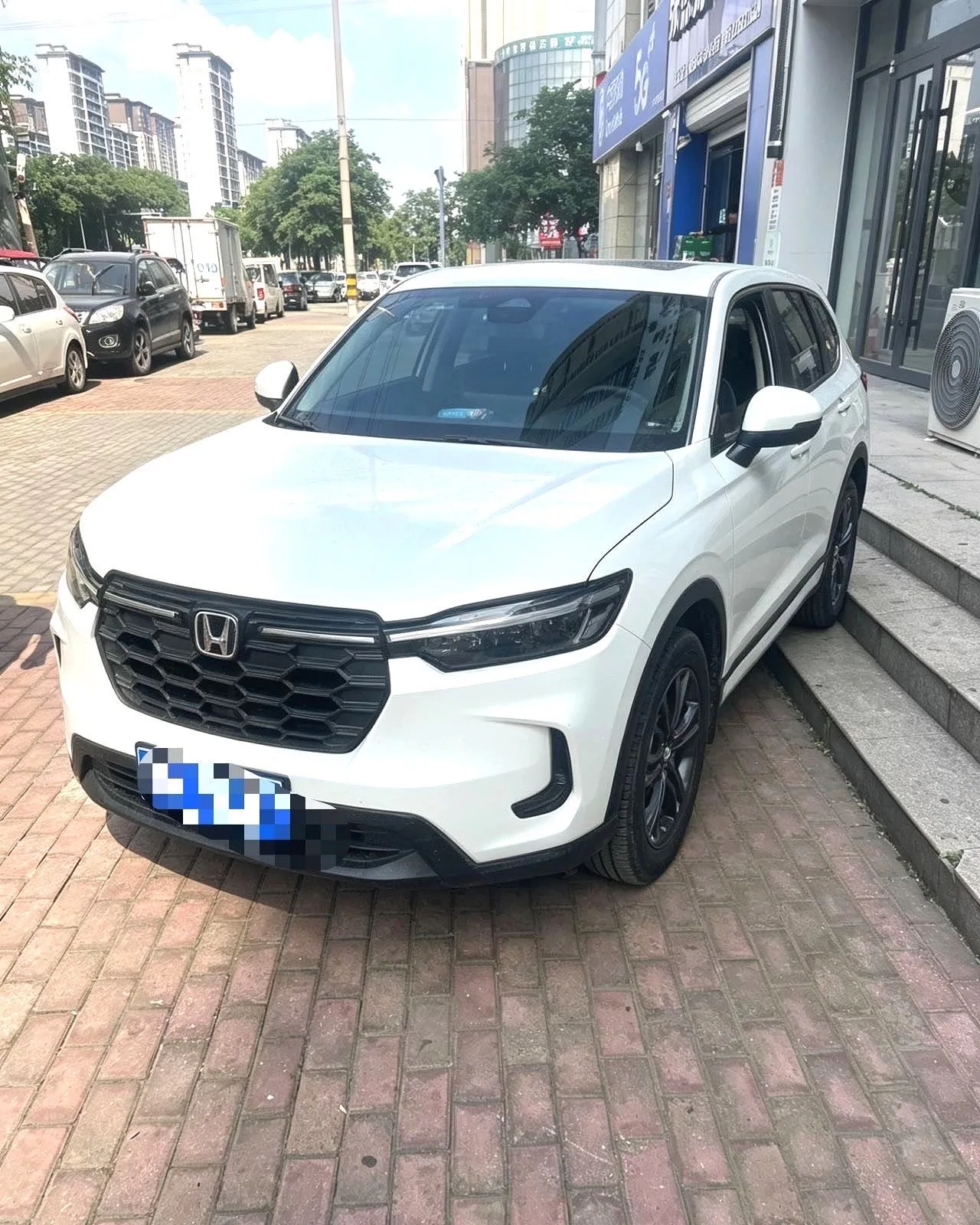 本田 2023款 HR-V 1.5T 无级 240TURBO 劲睿版 自动挡