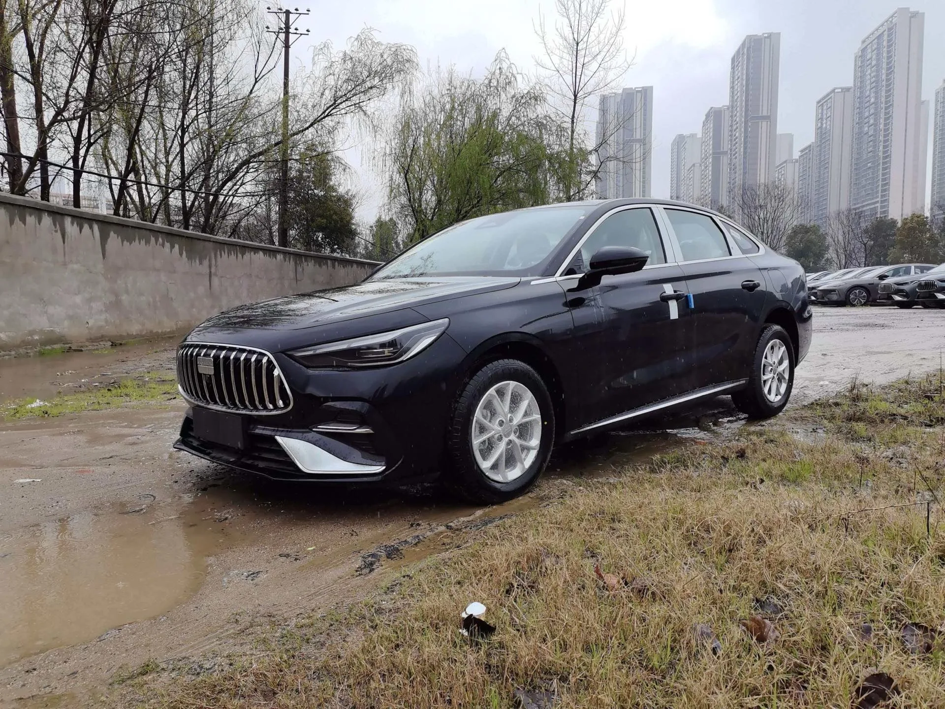 Geely Galaxy 2025 Starry 6 EM-i 1.5 125km Long Range Edition Automatic