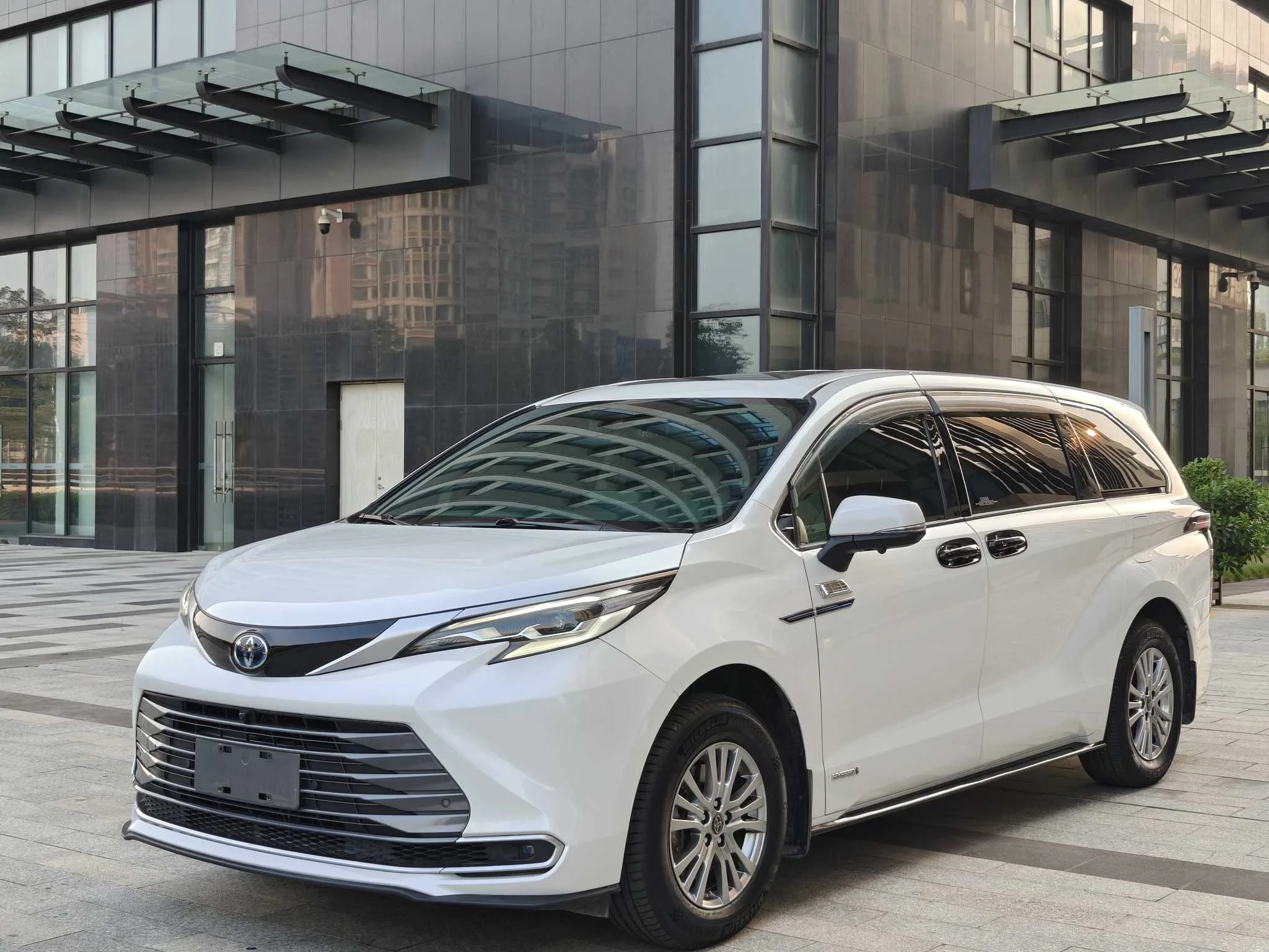 2021 Sienna 2.5L Hybrid Luxury Welfare Edition