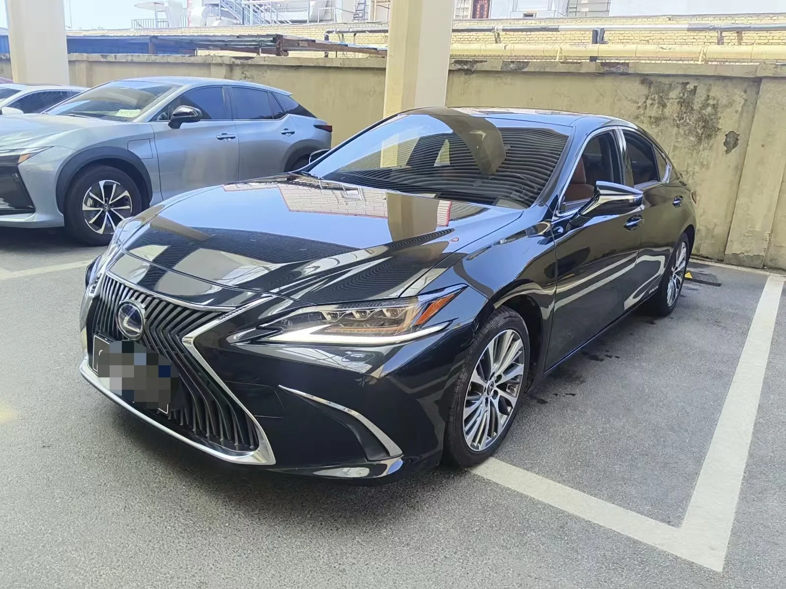 2021 Lexus ES 300h Premium Edition