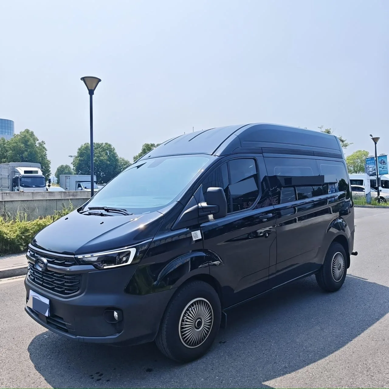 Ford 2023 New Transit 2.0T Diesel Multi-Purpose Commercial Vehicle, Short Wheelbase, Mid-Roof, 5/6-Seater, Manual Transmission