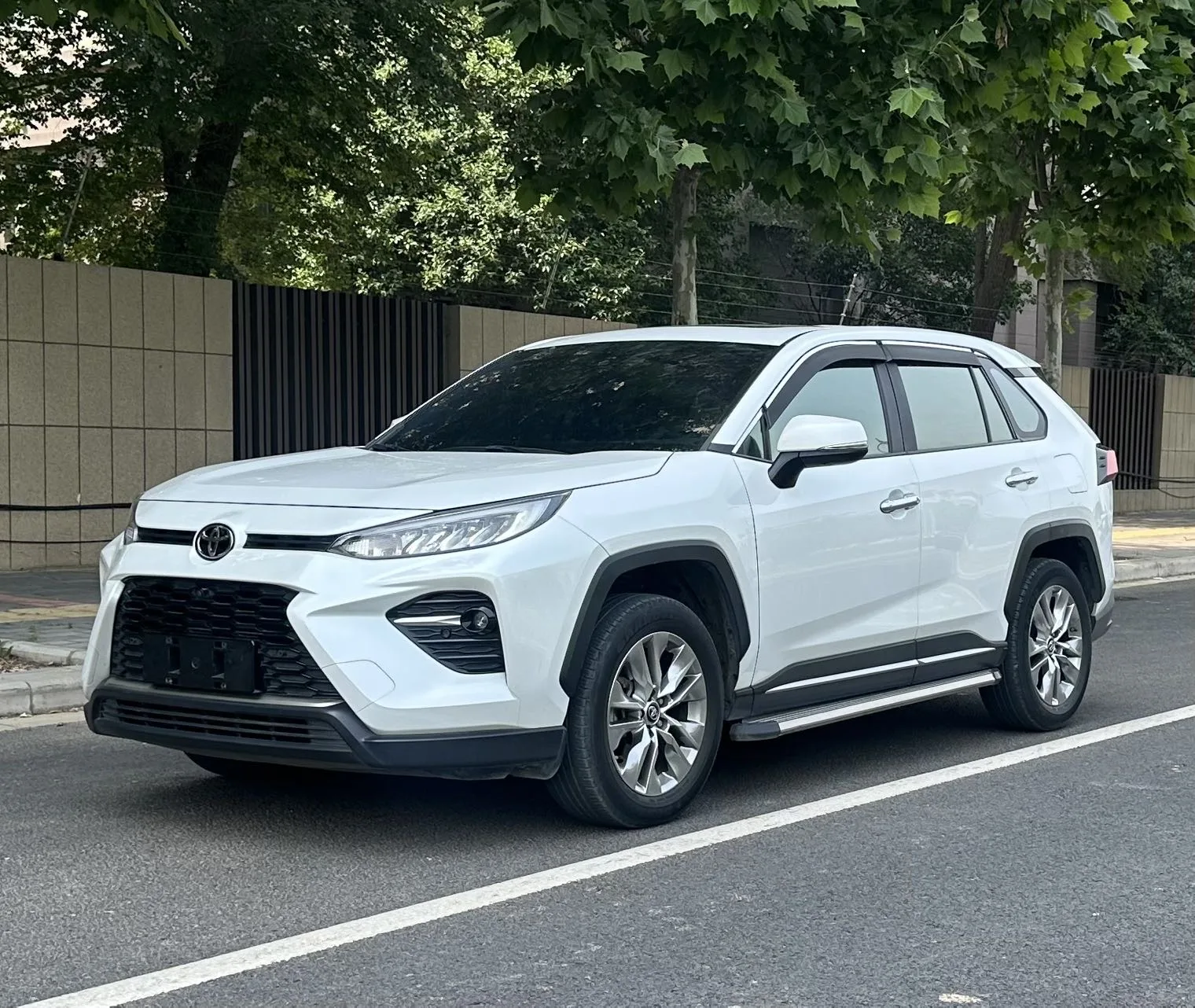 2023 Toyota Wildlander 2.0L CVT AWD Luxury PLUS Edition, Automatic Transmission