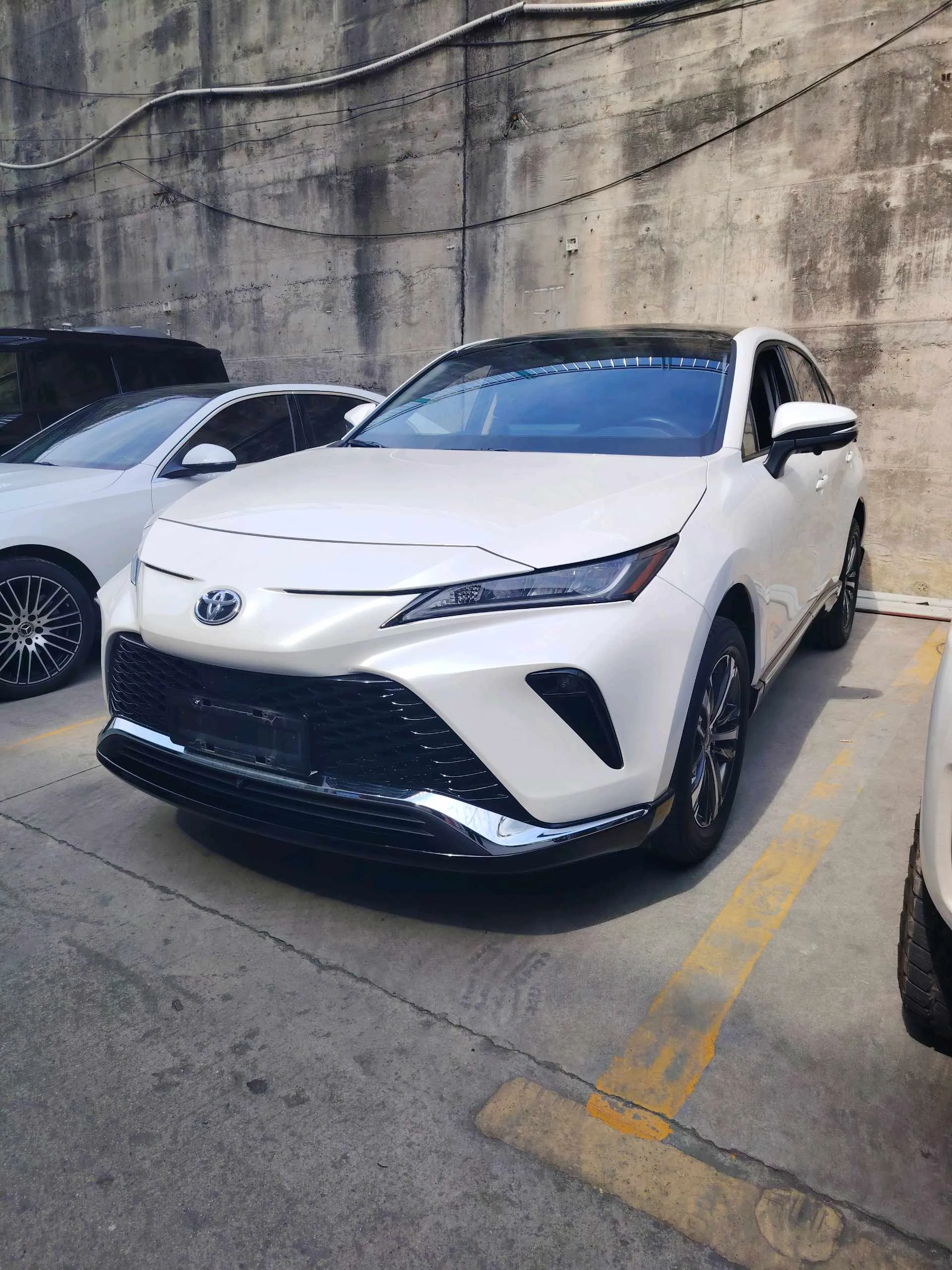 Toyota Venza 2023 2.0L CVT 2WD Luxury Automatic