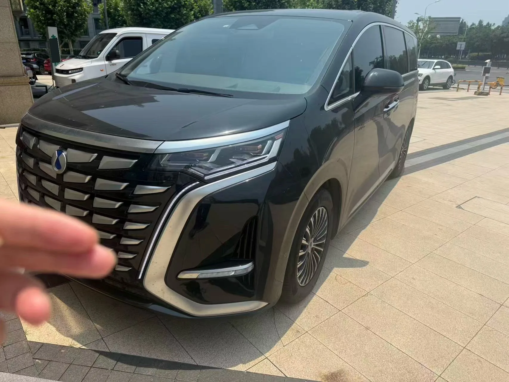 Denza D9 2022 DM-i 970 AWD Flagship Edition