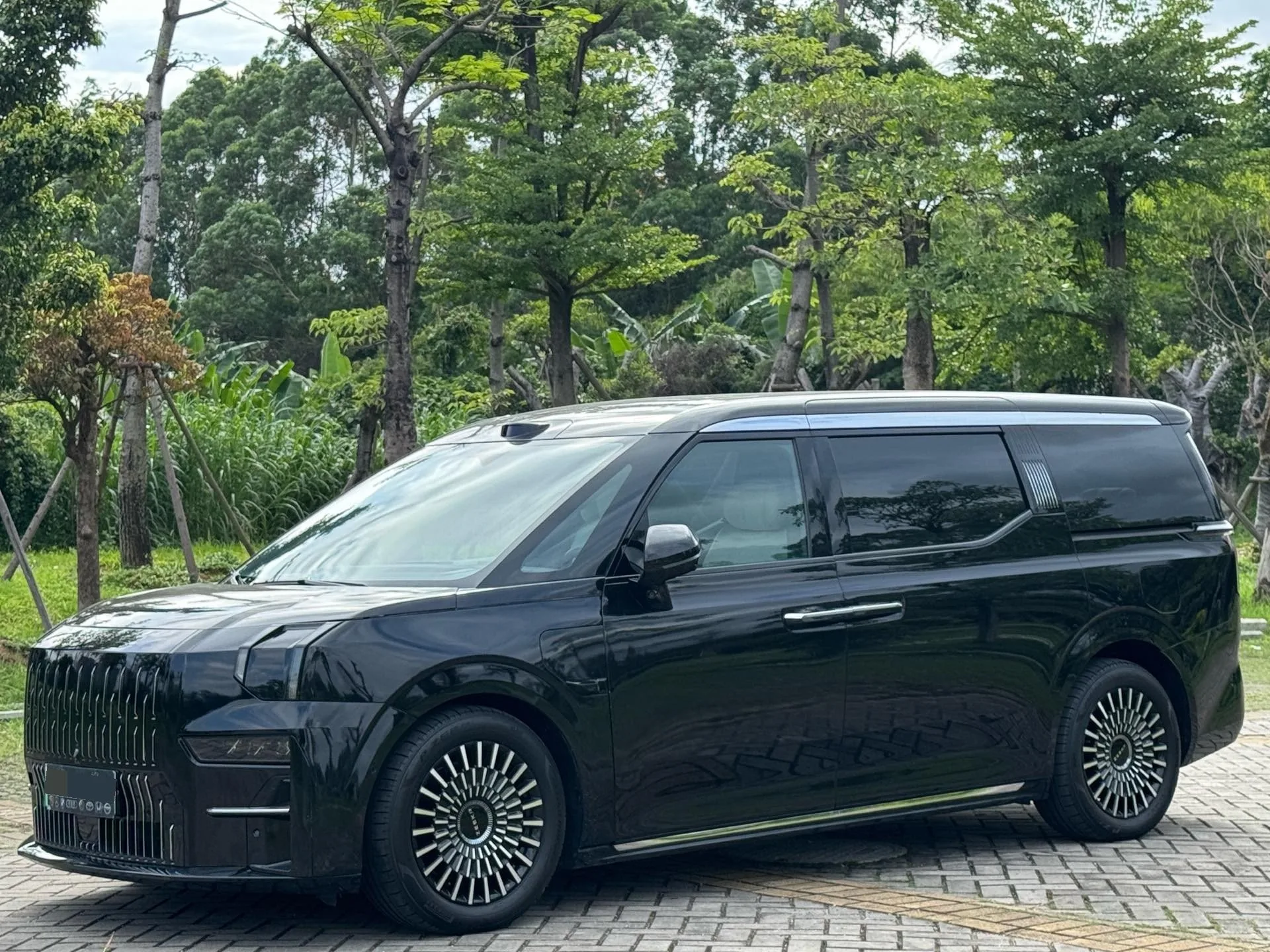 Extreme Krypton 009 2024 Model 7-Seat Aisle Edition 108kWh
